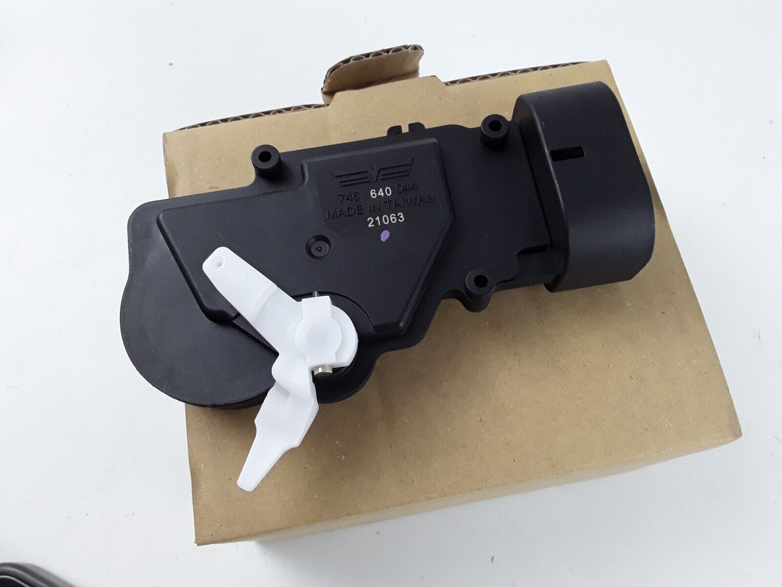 Rear Left Door Lock Actuator Motor For Toyota Avalon 00-04, Sequoia 01-07 Dorman - HotCarParts