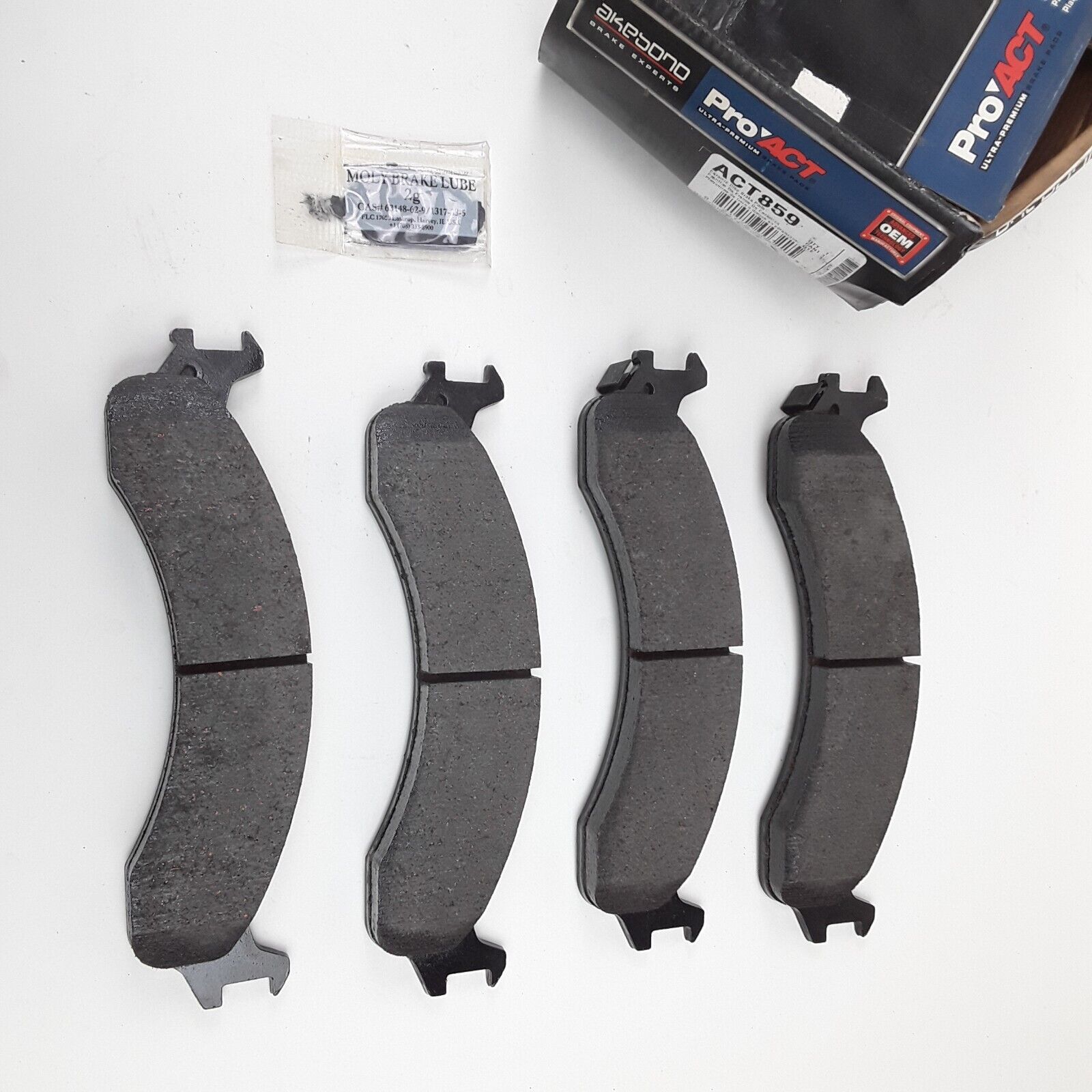 Premium Ceramic Front Disc Brake Pad Set Fits Dodge Ram 2500 3500 2000 2001 2002