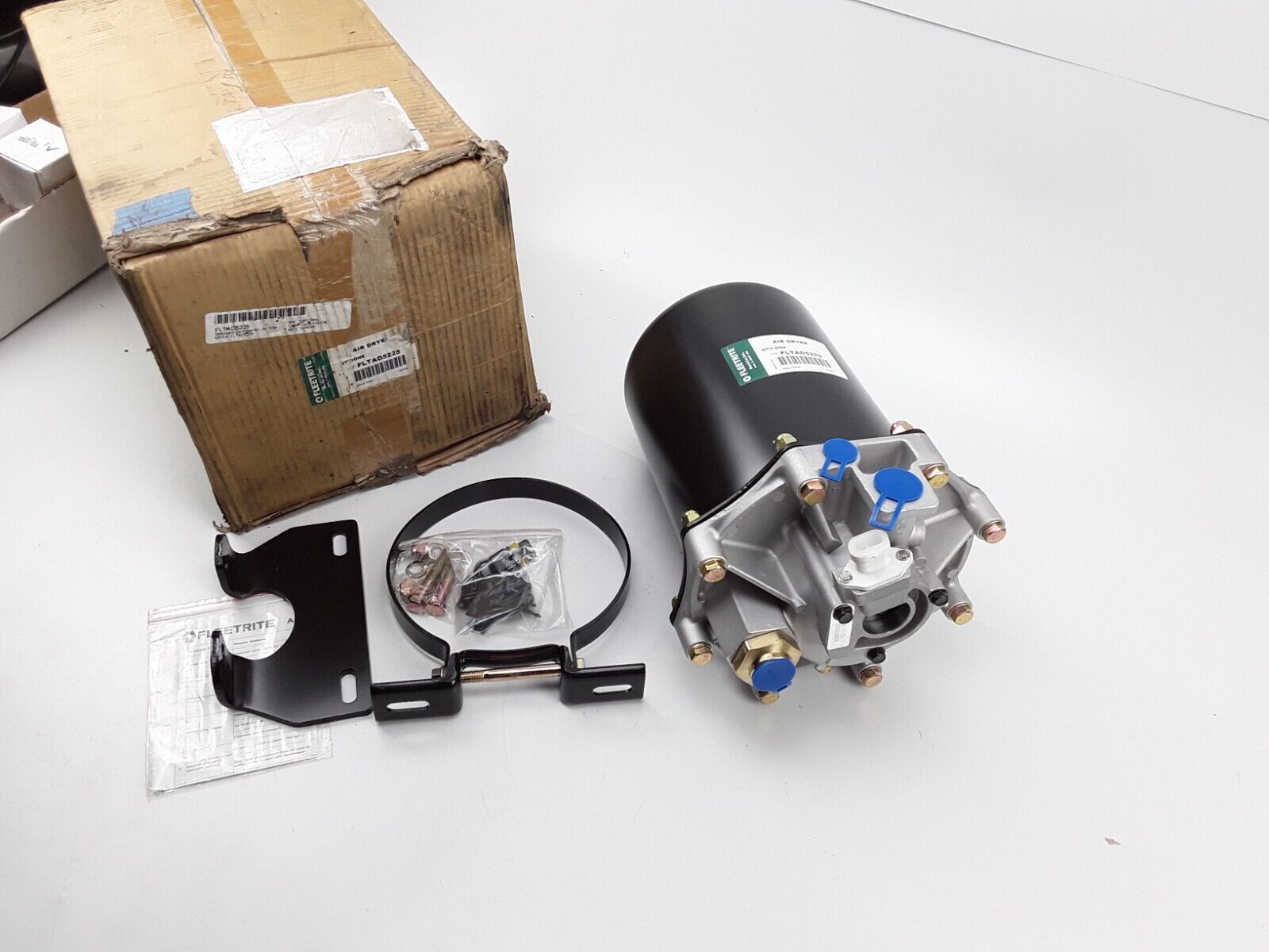 FLEETRITE FLTAD5225 12V AD9 Air Dryer BX065225X, 109685, 6814310115, 3615614C91 - HotCarParts