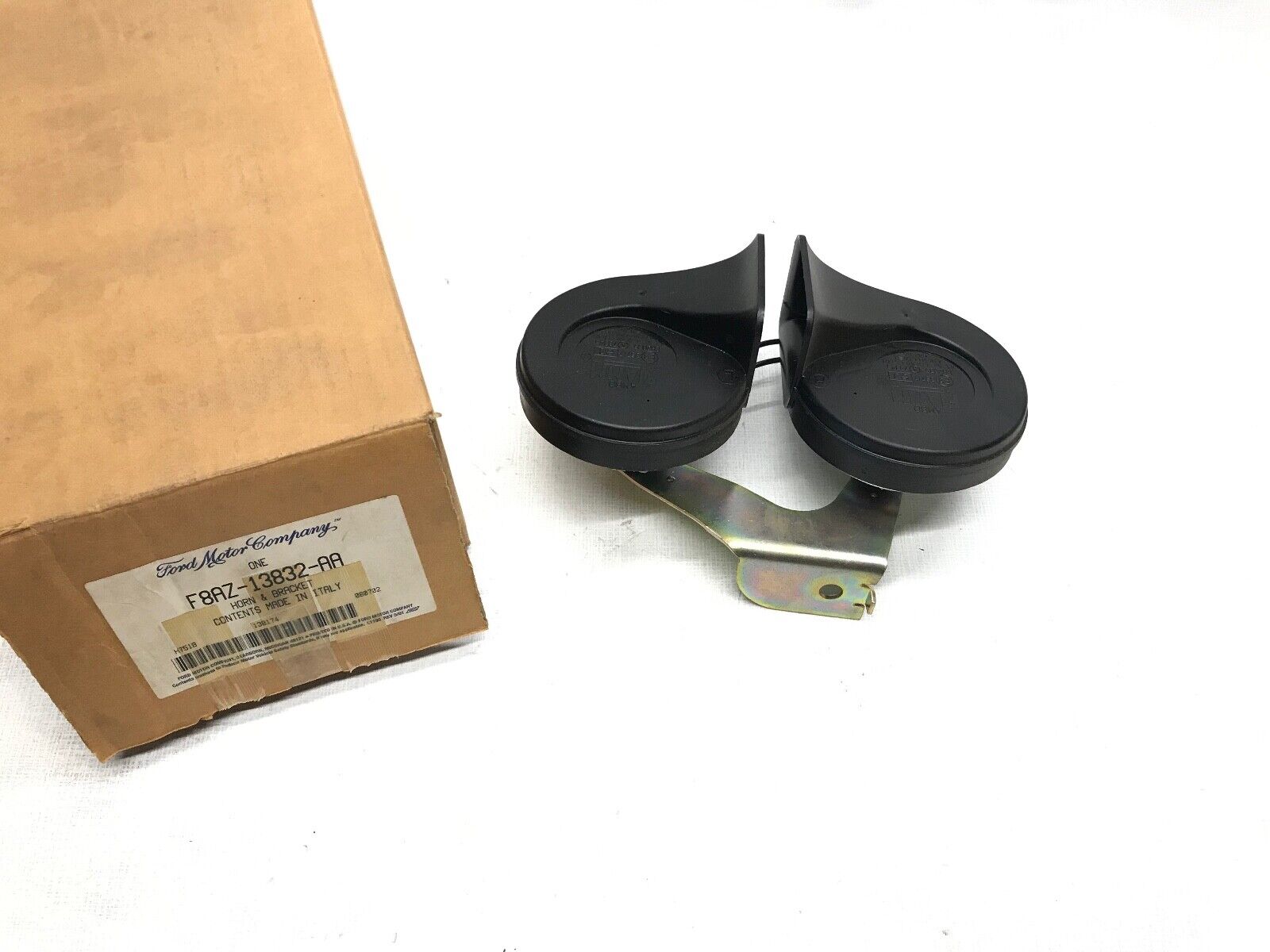 GENUINE FORD OEM F8AZ-13832-AA HORN & BRACKET KIT PART FAST SHIPPING - HotCarParts