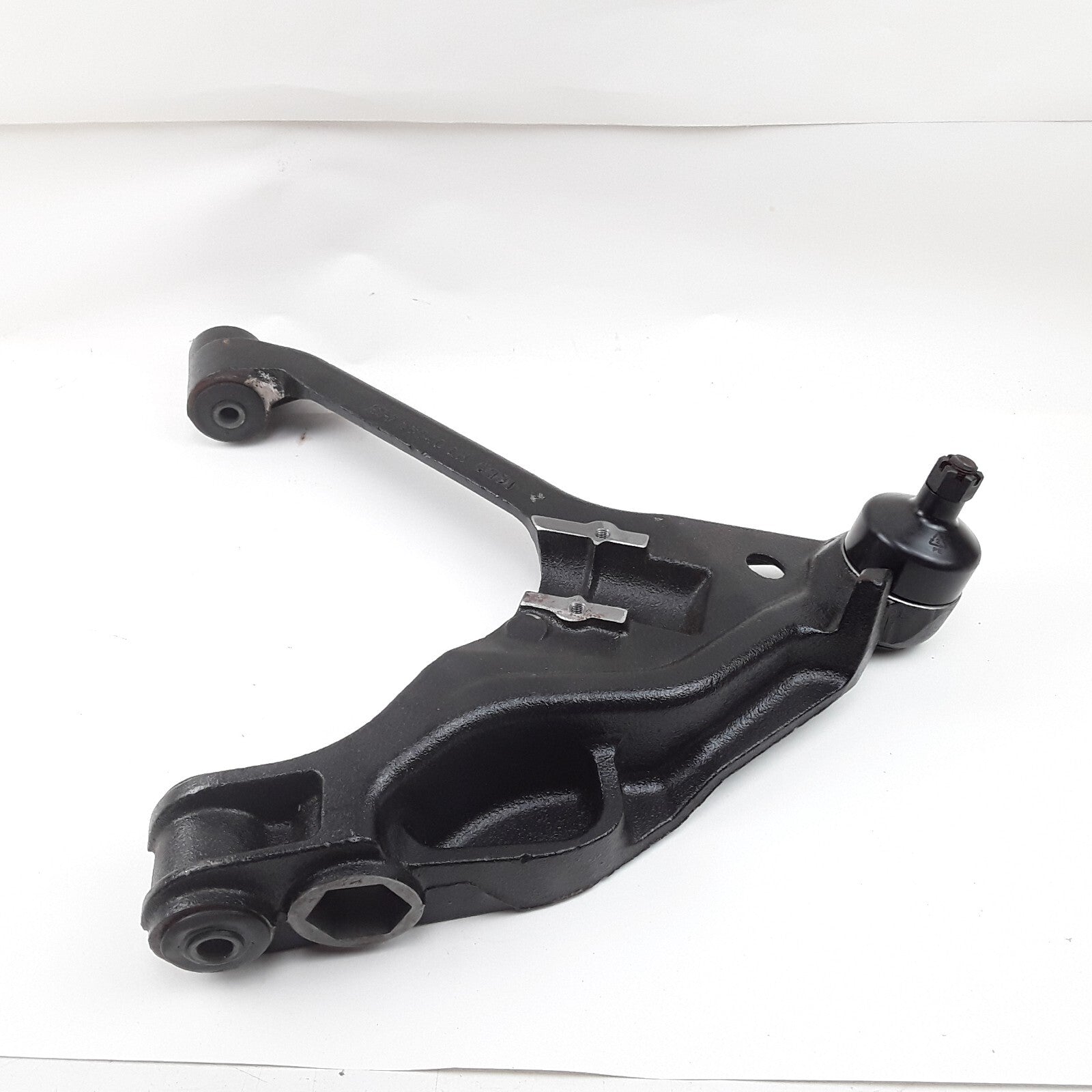 Front Left Lower Suspension Control Arm Fits Dodge Durango Dakota (1997-1999)