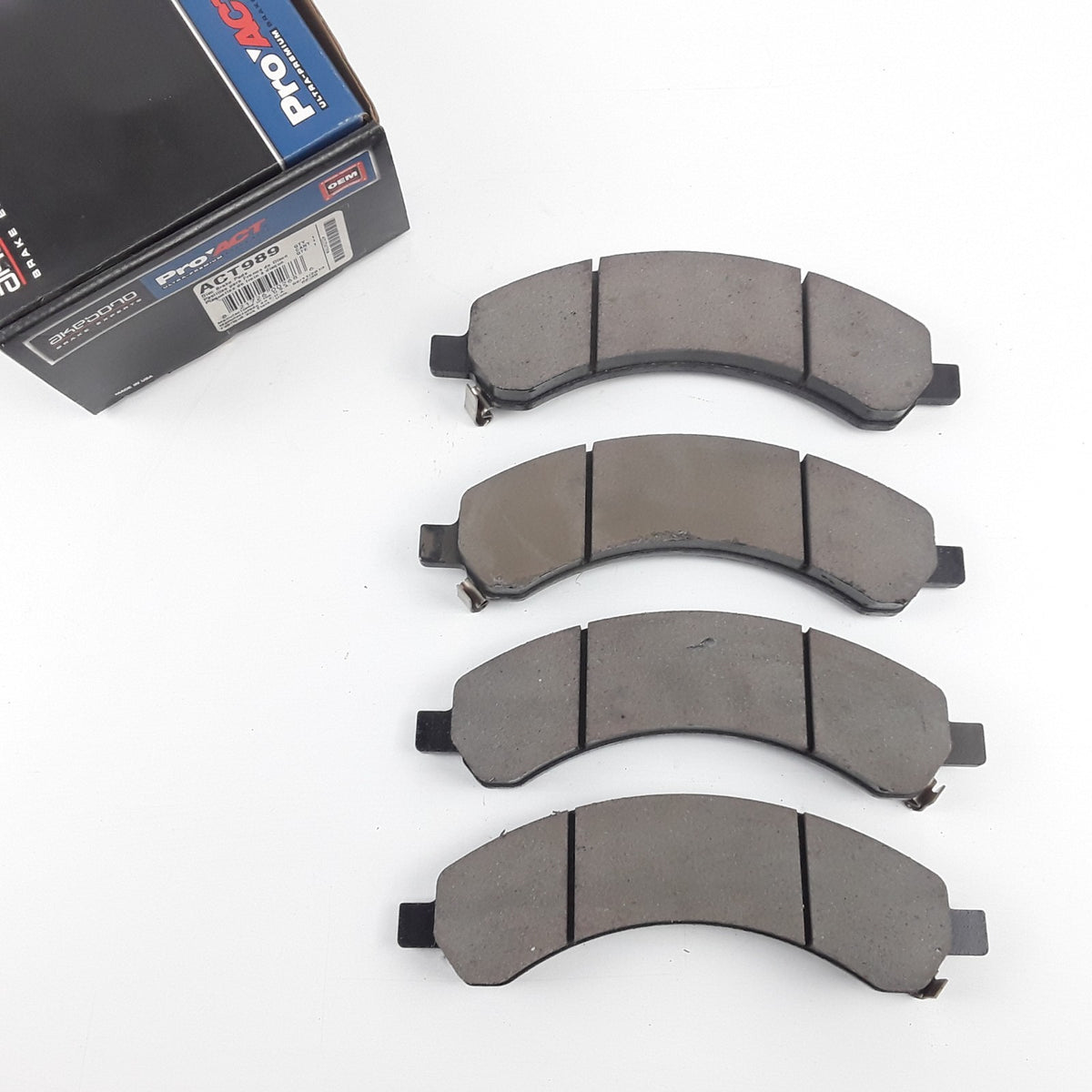Rear Disc Brake Pad Kit Fits GMC Savana 3500 Chevrolet Express 3500 2003-2009