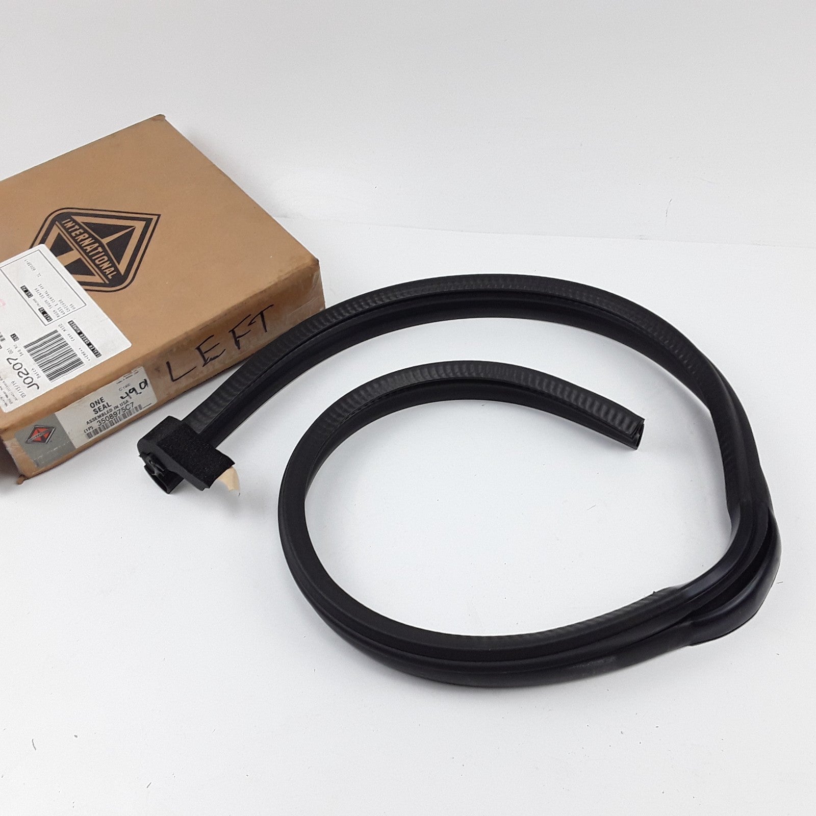 Left Door Seal For International 7500 7400 4300 4200 4400 ProStar (2002-2014)