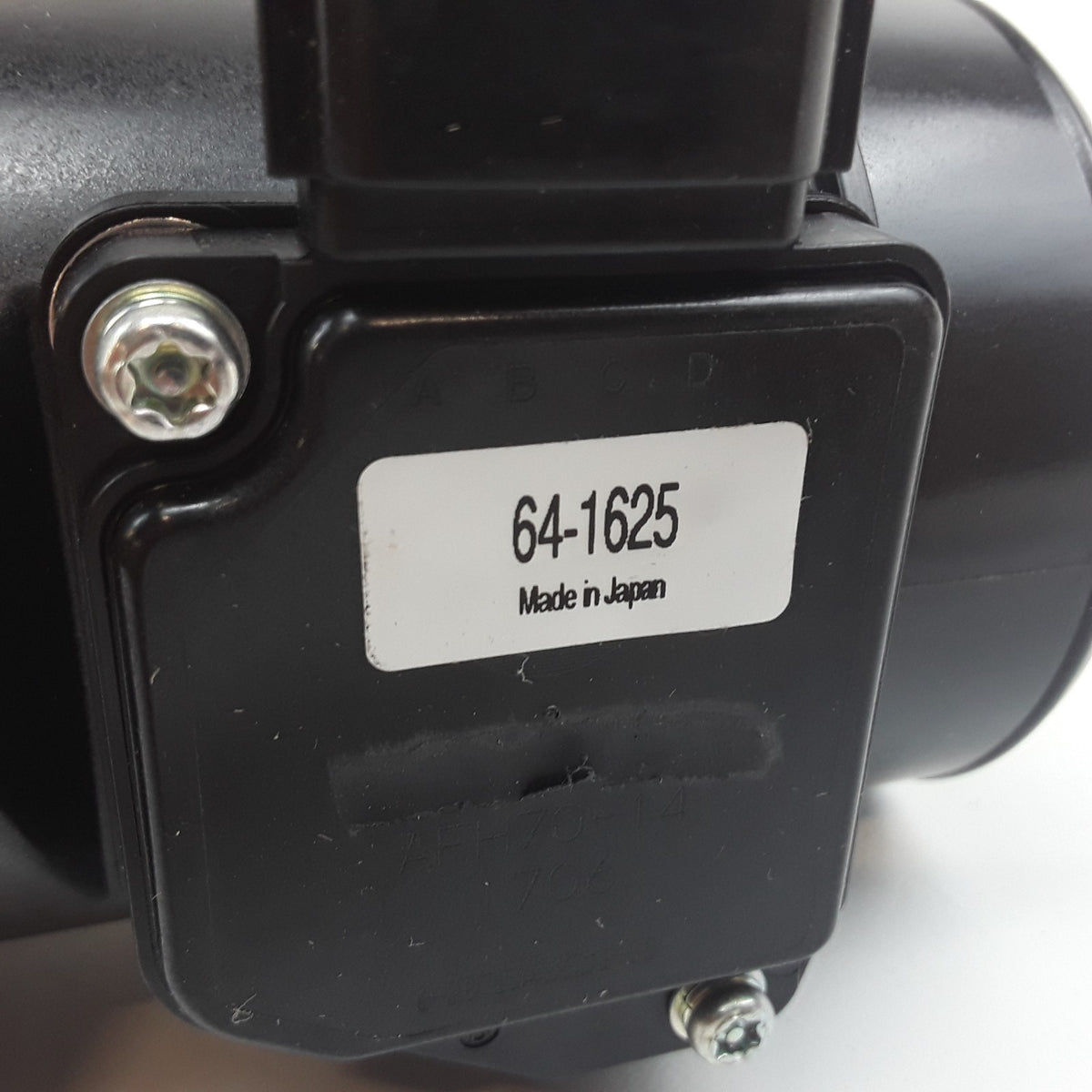 Hitachi MAF0024 Air Flow Sensor Fits Nissan Pathfinder INFINITI QX4 (1996-1997)