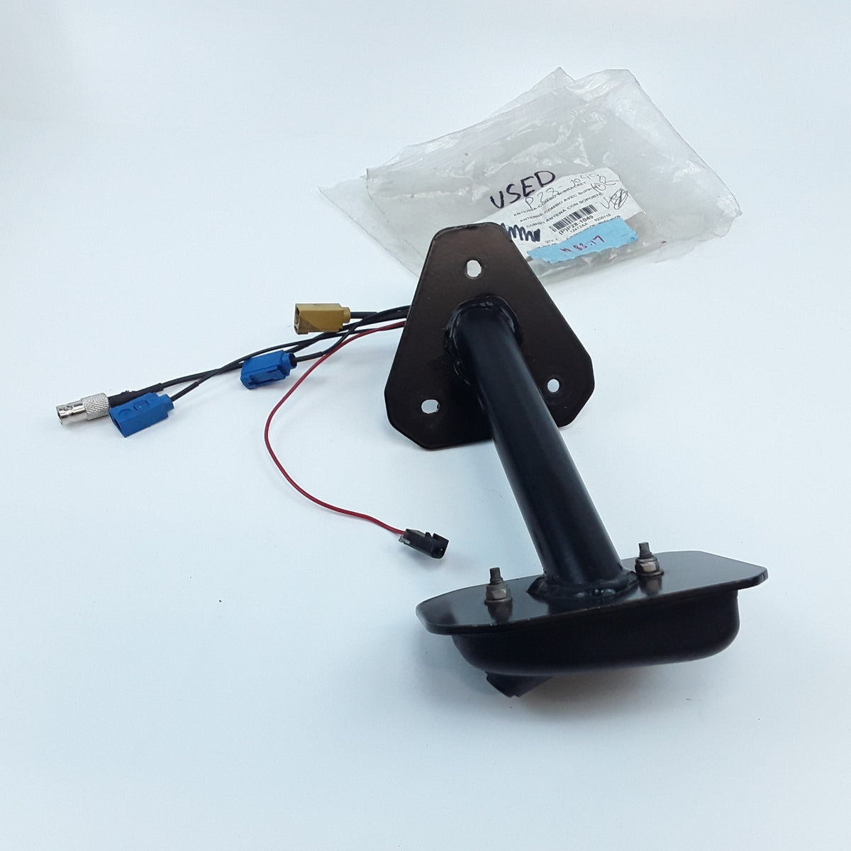 P28-1049 GPS Mounting Bracket Satellite Radio Antenna Fits Kenworth