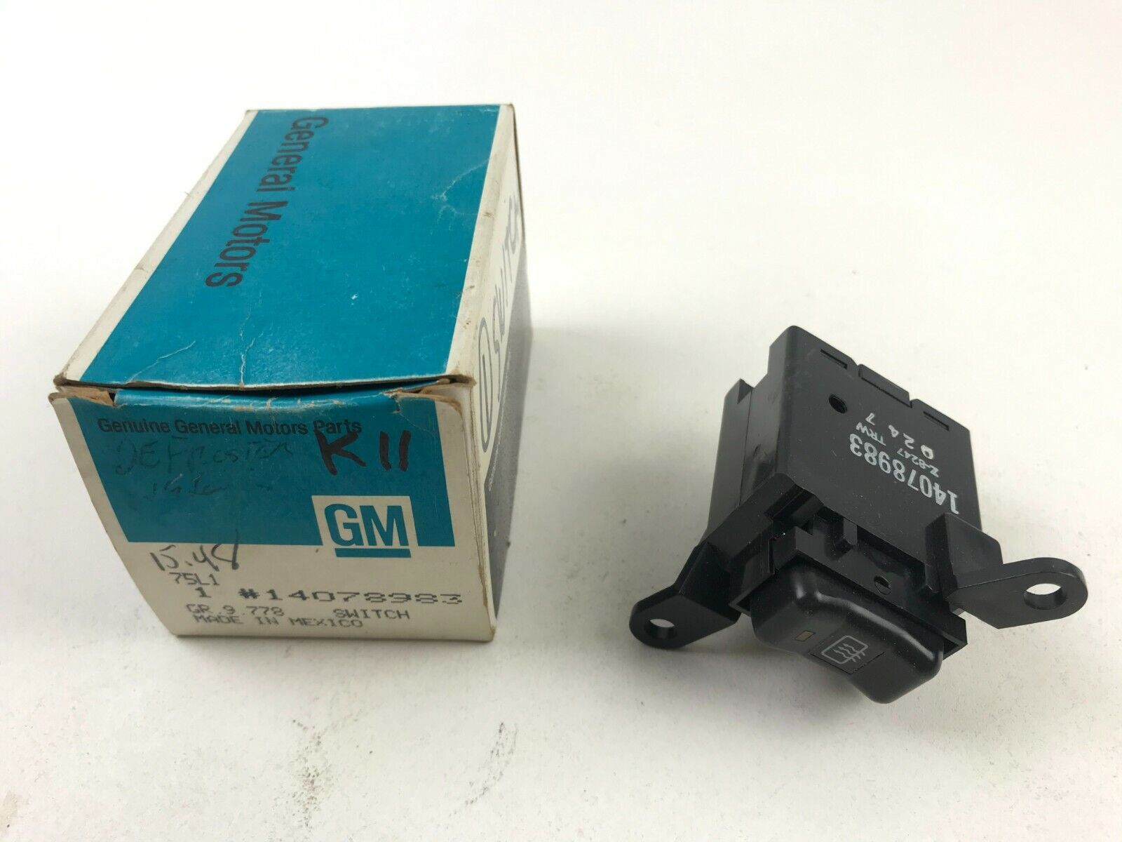 GENUINE GM OEM Window Defroster - Switch 14078983 for Cadillac, Chevrolet FAST S - HotCarParts