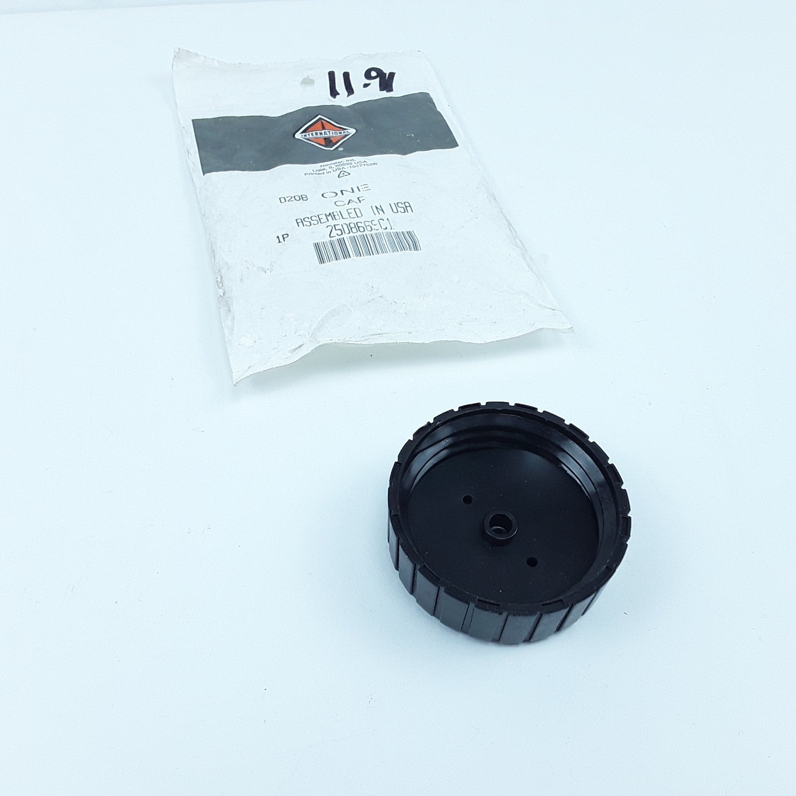 International 2508669C1 Windshield Washer Cap For International Navistar Trucks