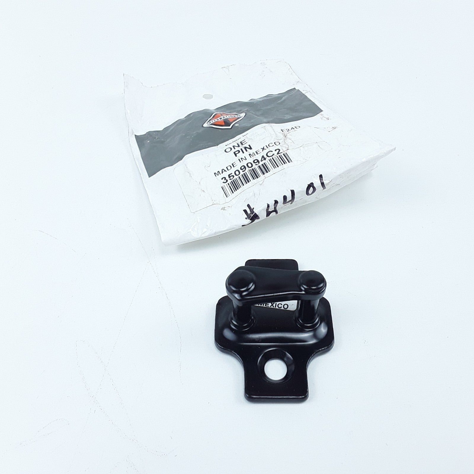 International 3509094C2 Door Latch Striker Pin For Navistar Supersedes 3509094C1