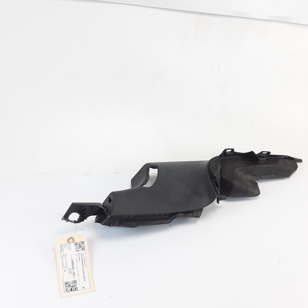 Model 3 2017-2023 Upper Rear LH C-Pillar Trim 1086281-00-L OEM