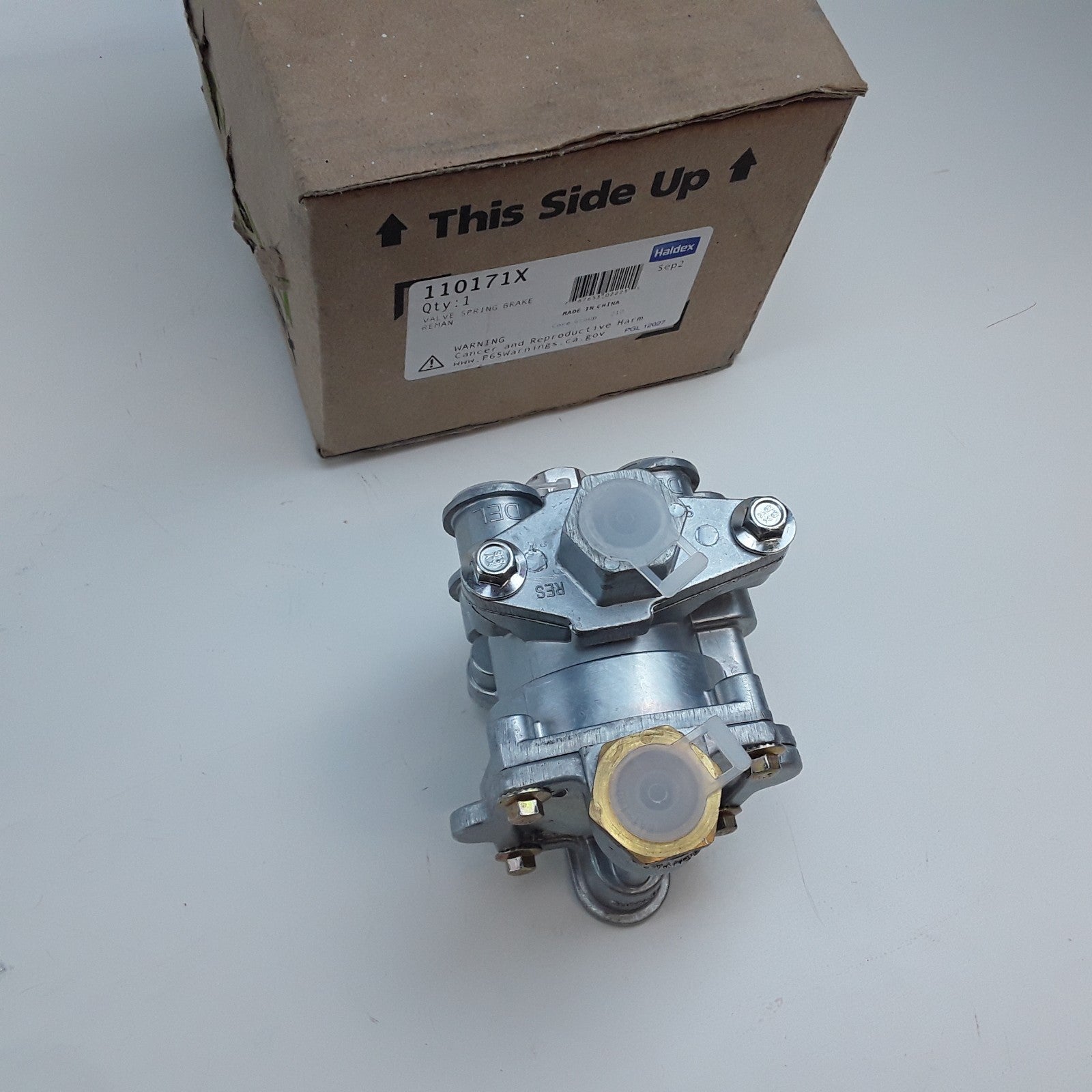 Haldex 110171X Air Spring Brake Valve Assembly Protected Reservoir 90