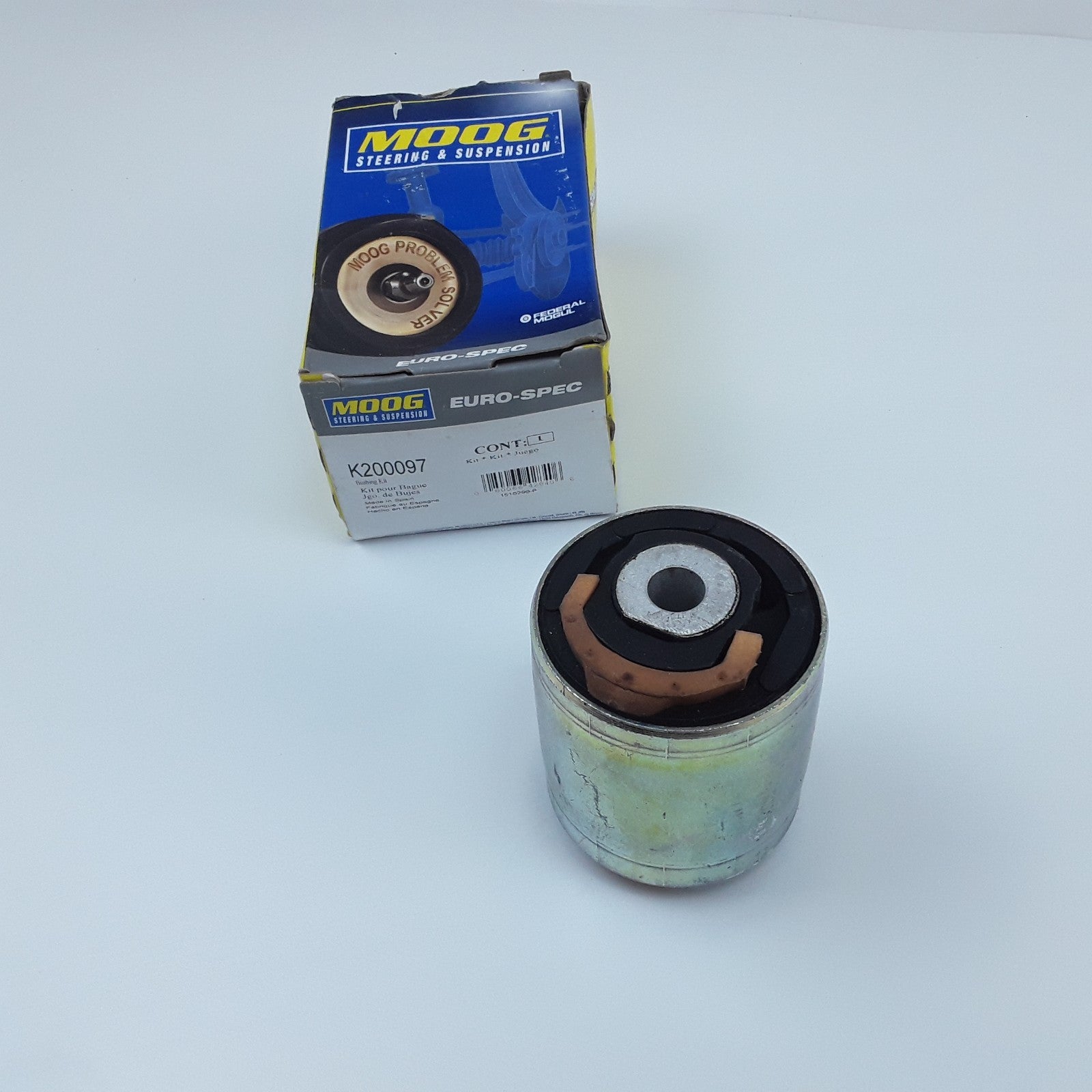 Front Lower Control Arm Bushing For Audi S6 S8 A4 A8 Volkswagen Passat 1996-2009