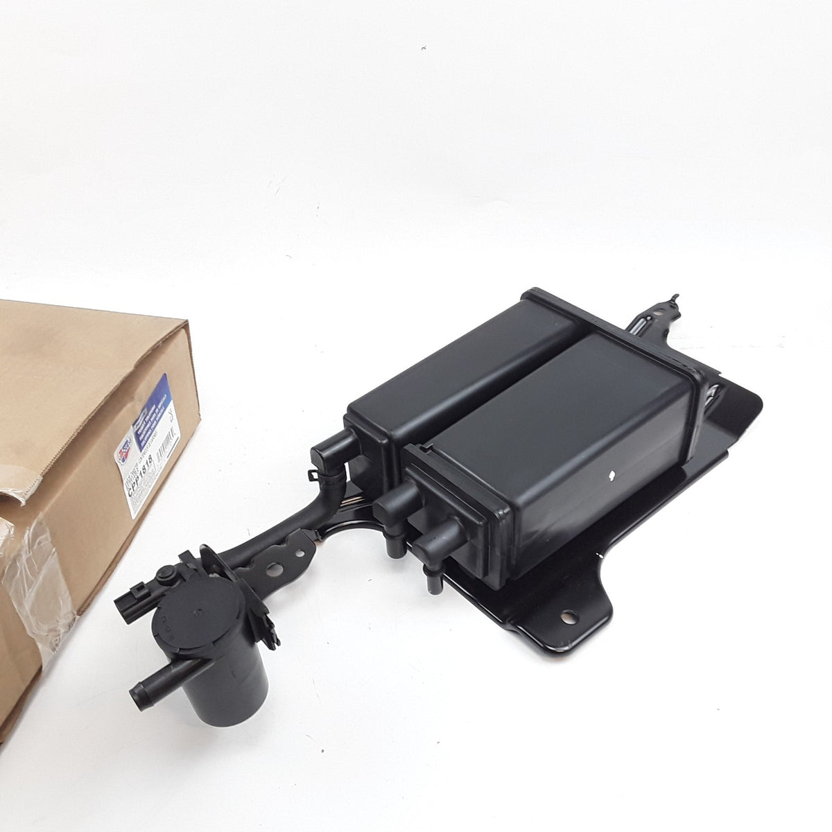 Carquest CPP1818 Fuel Vapor Canister Fits Toyota Matrix Pontiac Vibe (2009–2010)