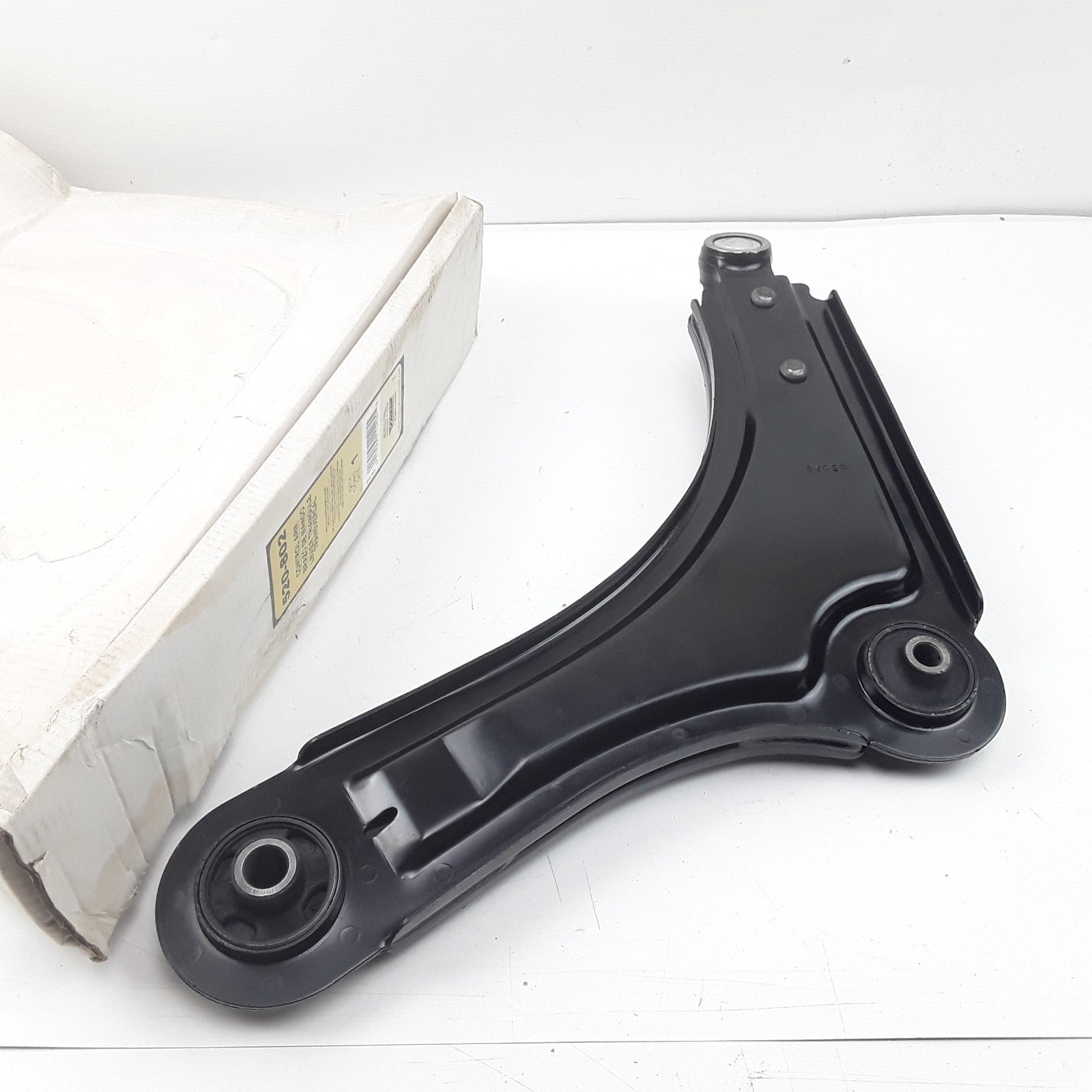 Dorman 520-802 Front Right Suspension Control Arm Fits Daewoo Nubira (2000-2002)