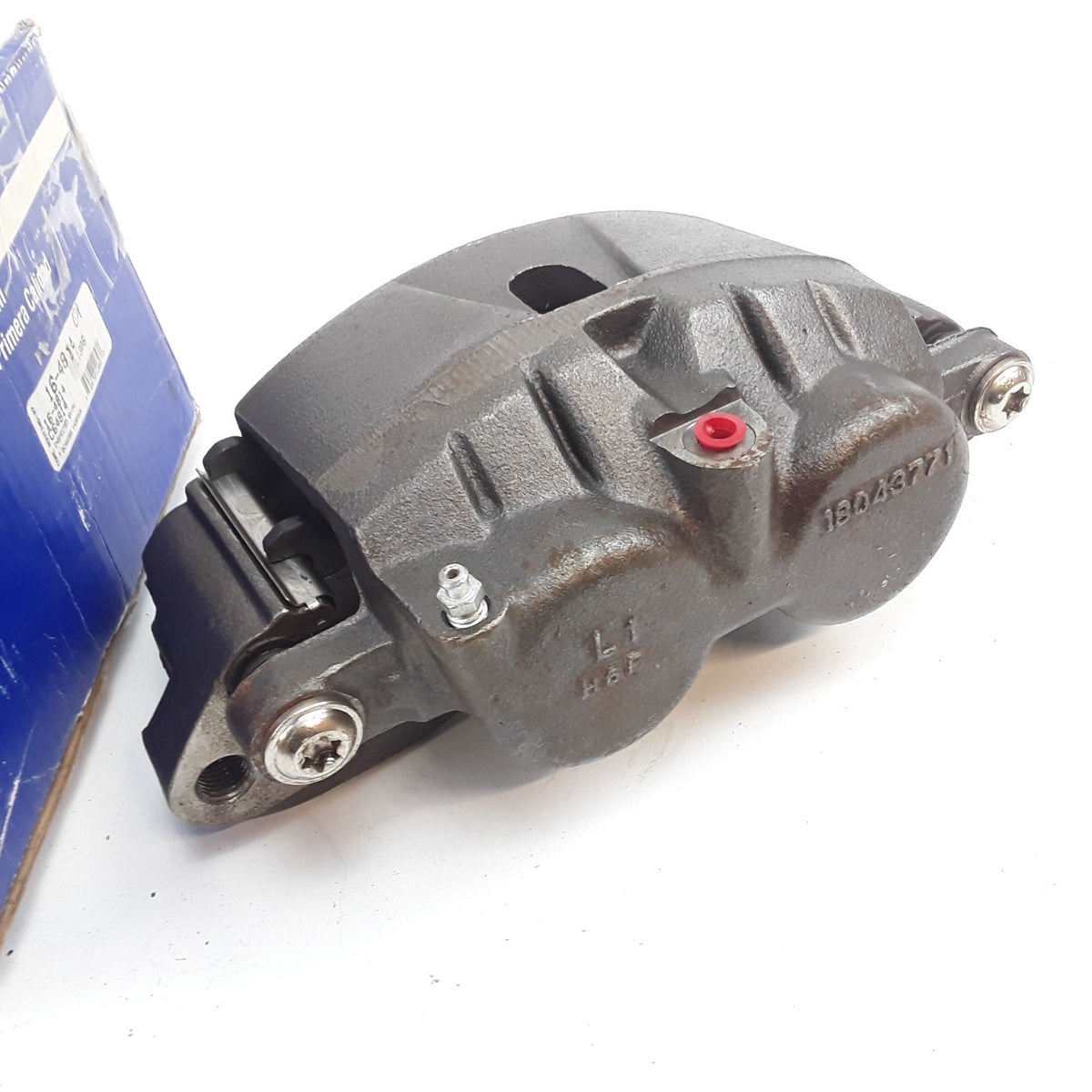 For 2001 2002 2003-2006 Chevrolet Silverado 3500 Disc Brake Caliper Rear Left