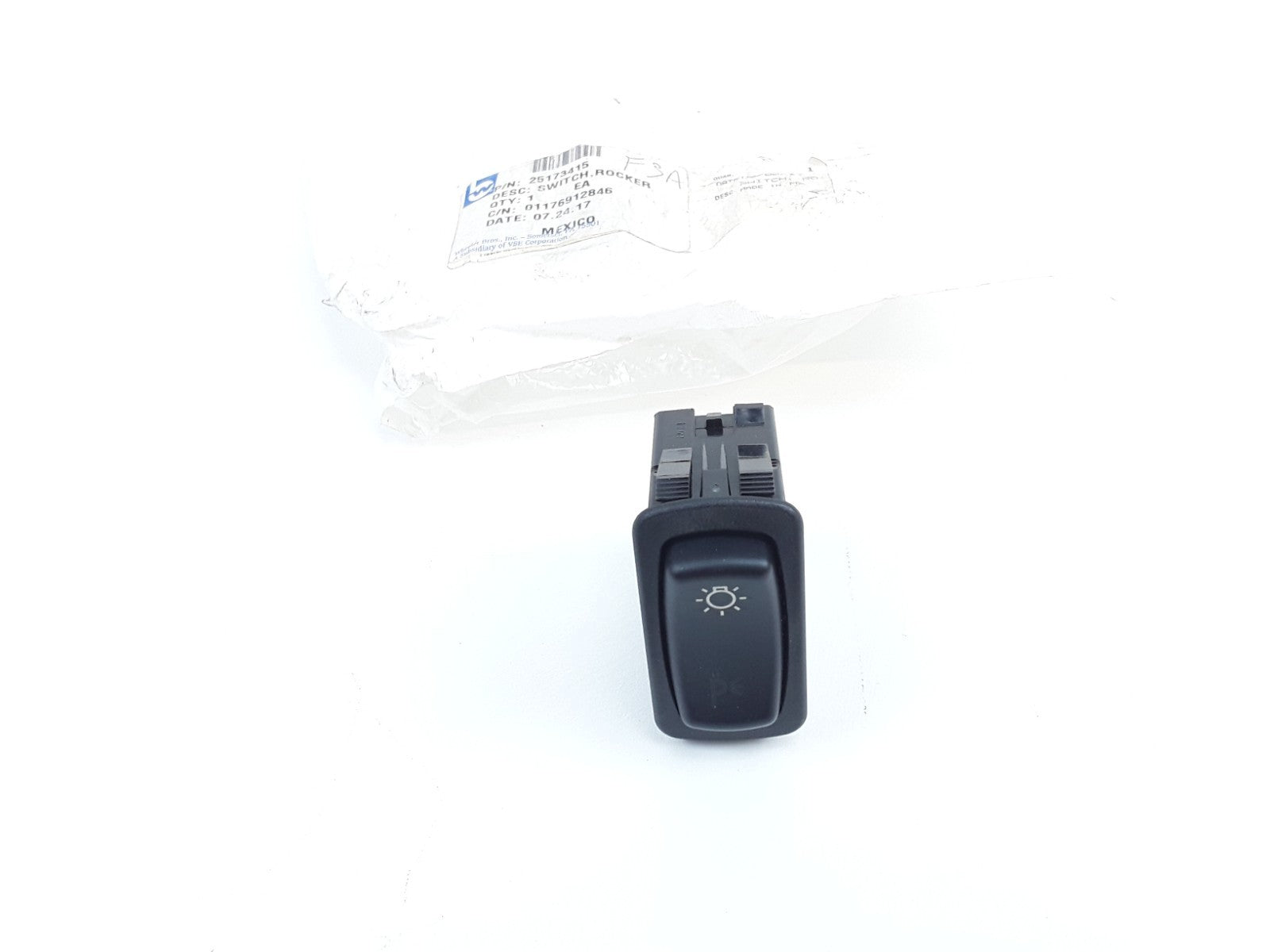 Mack 25173415 1MR4323M61 Rocker Switch Assembly Heavy Duty For Mack Truck