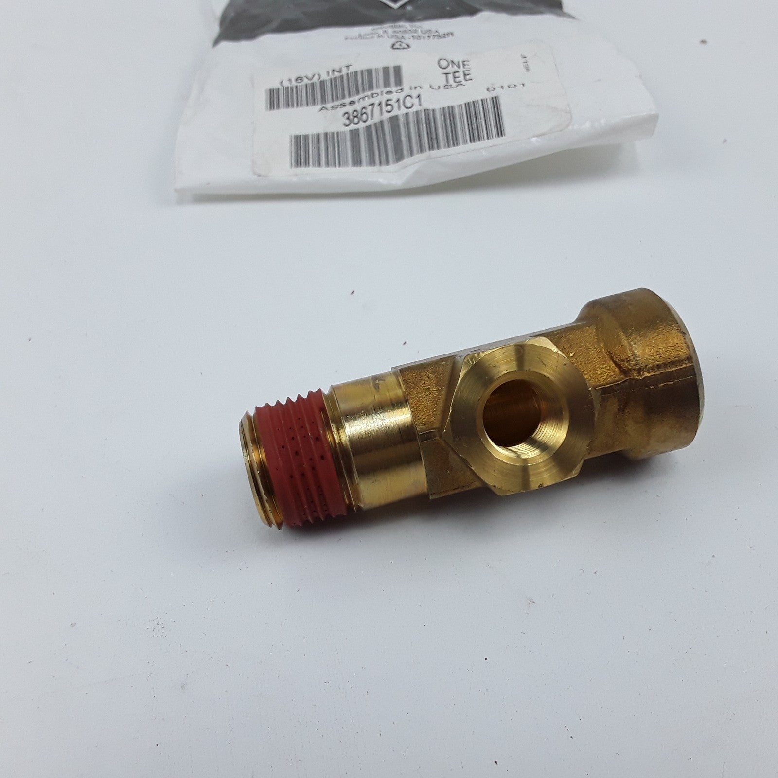 International 3867151C1 Air Brake Air Line Tee 1/2 FPT x 1/4 FPT x EXT 1/2 MPT