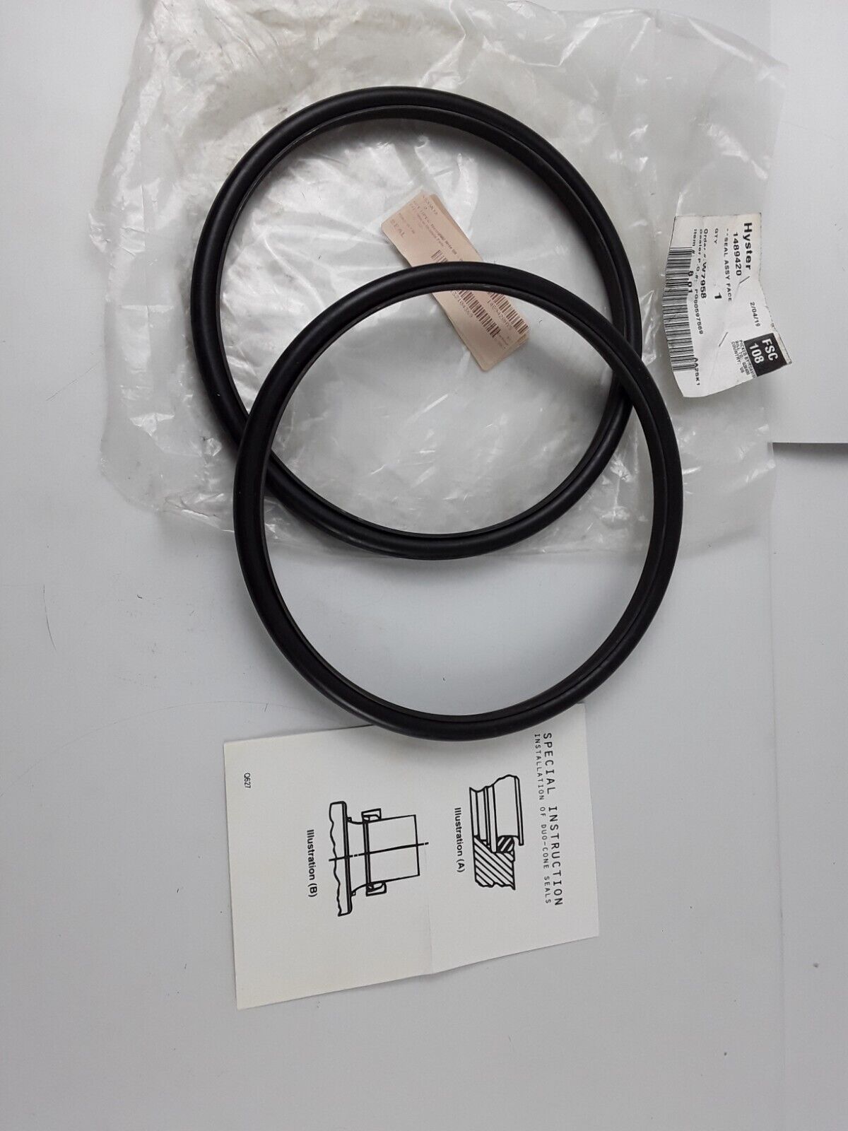 GENUINE HYSTER 1489420 OIL SEAL T ASSEMBLY FACE 2PCS FAST FREE SHIPPING - HotCarParts