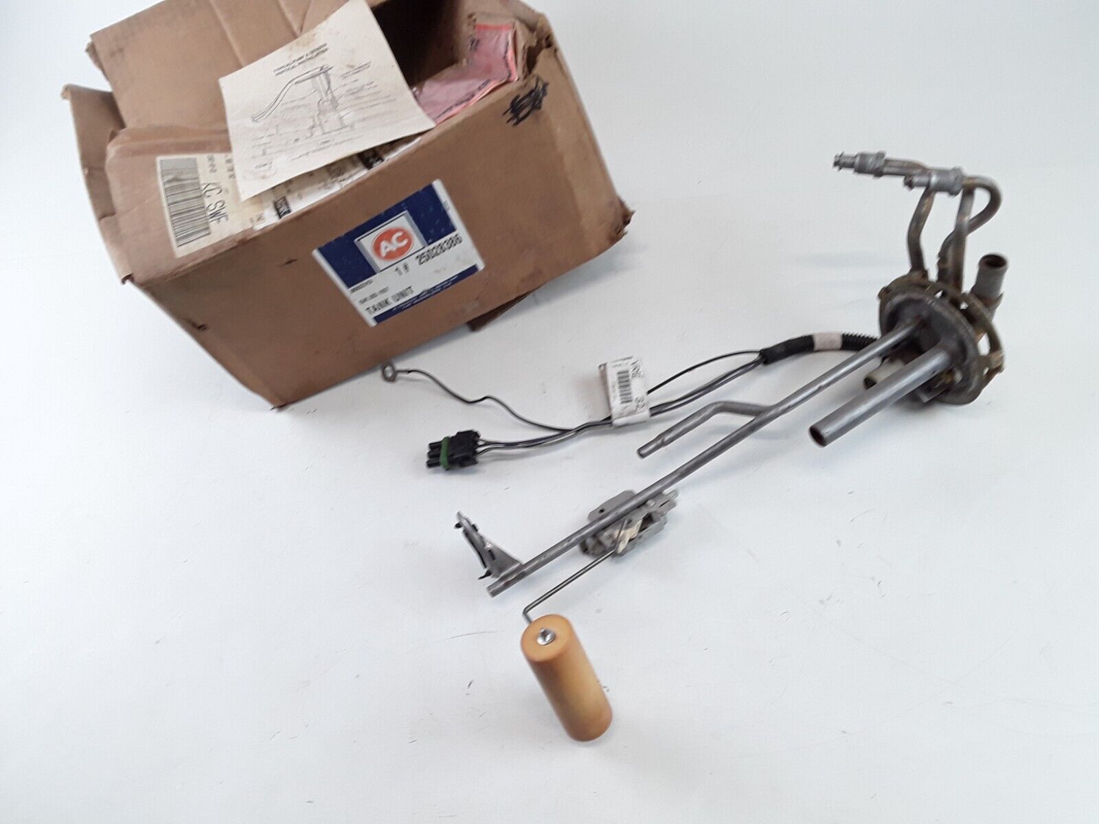 Fuel Tank Sending Unit GM For Chevrolet,GMC C3500 K3500 1992 1993 1994 1995 - HotCarParts