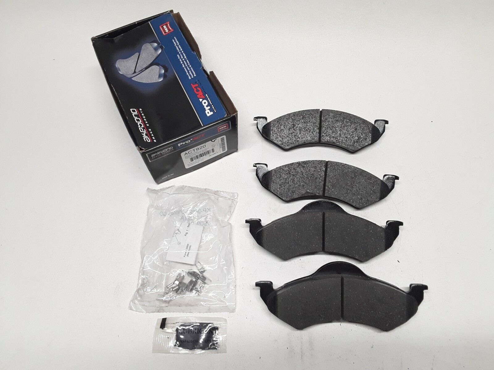 Disc Brake Pads Premium Front Akebono ACT820 fits Dodge Dakota,Durango 2000-2002 - HotCarParts