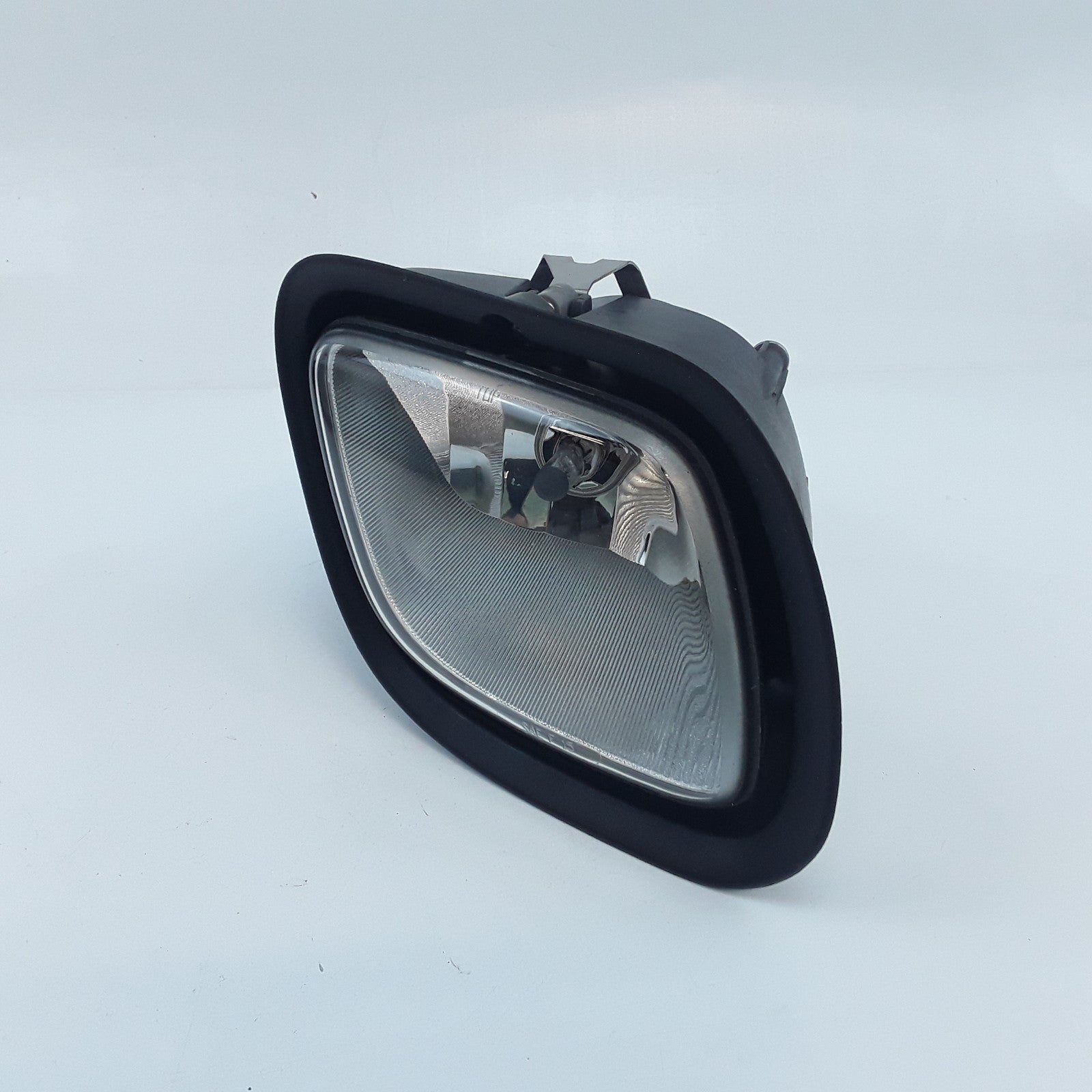 Right Fog Light Fits Freightliner Cascadia (2008 2009 2010 2011 2012 2013-2017)