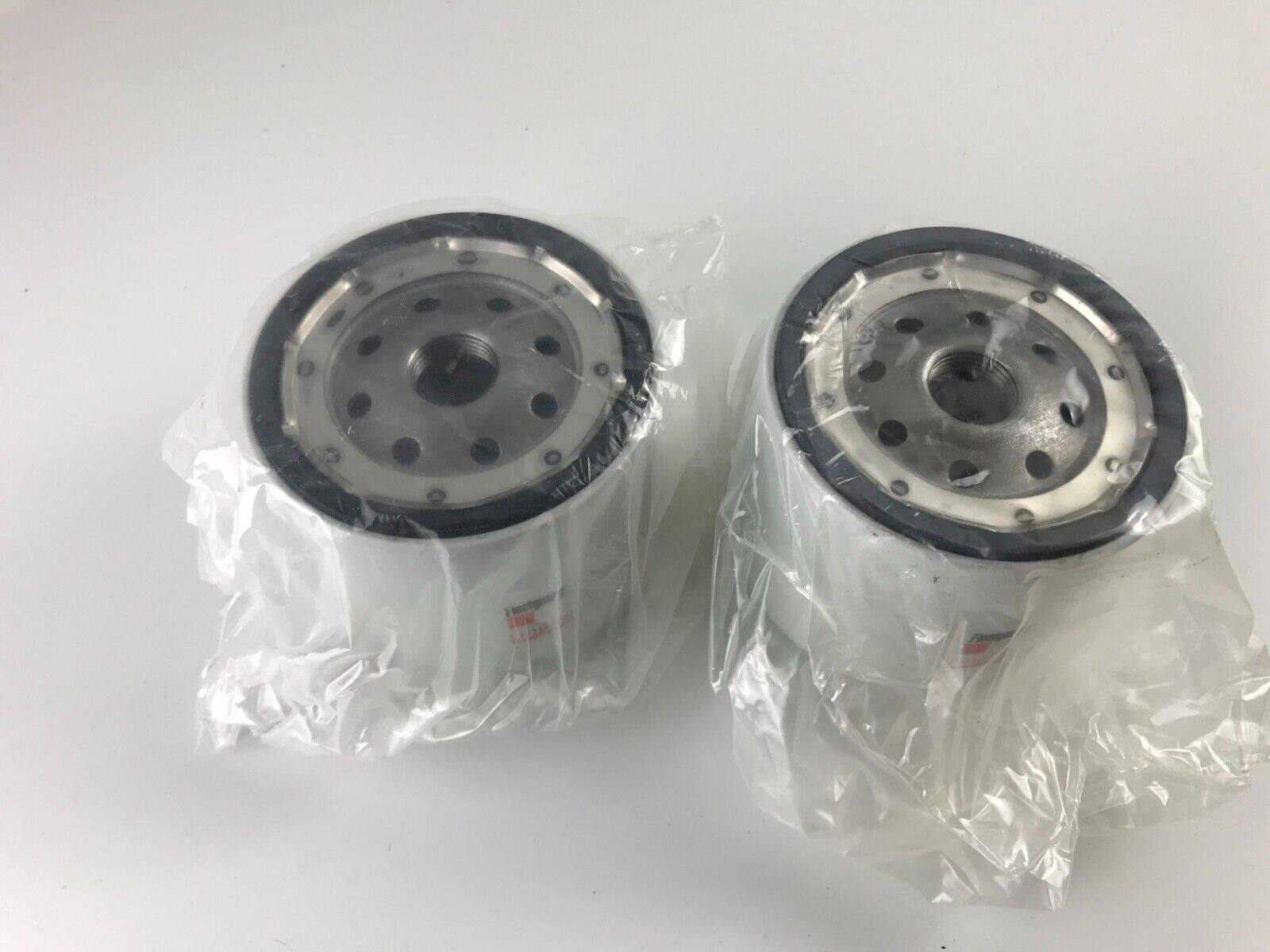 LOT OF 2 - GENUINE OEM Fleetguard LF16109 Lube Filter FAST SHIPPING - HotCarParts