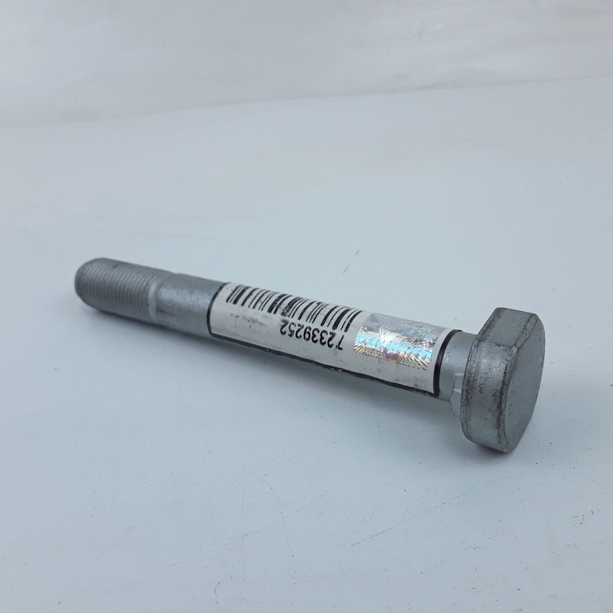 AGCO 72339252 Round Head Screw Fits MT525D Dyna-4, MT525D Dyna-6, MT535D Dyna-6