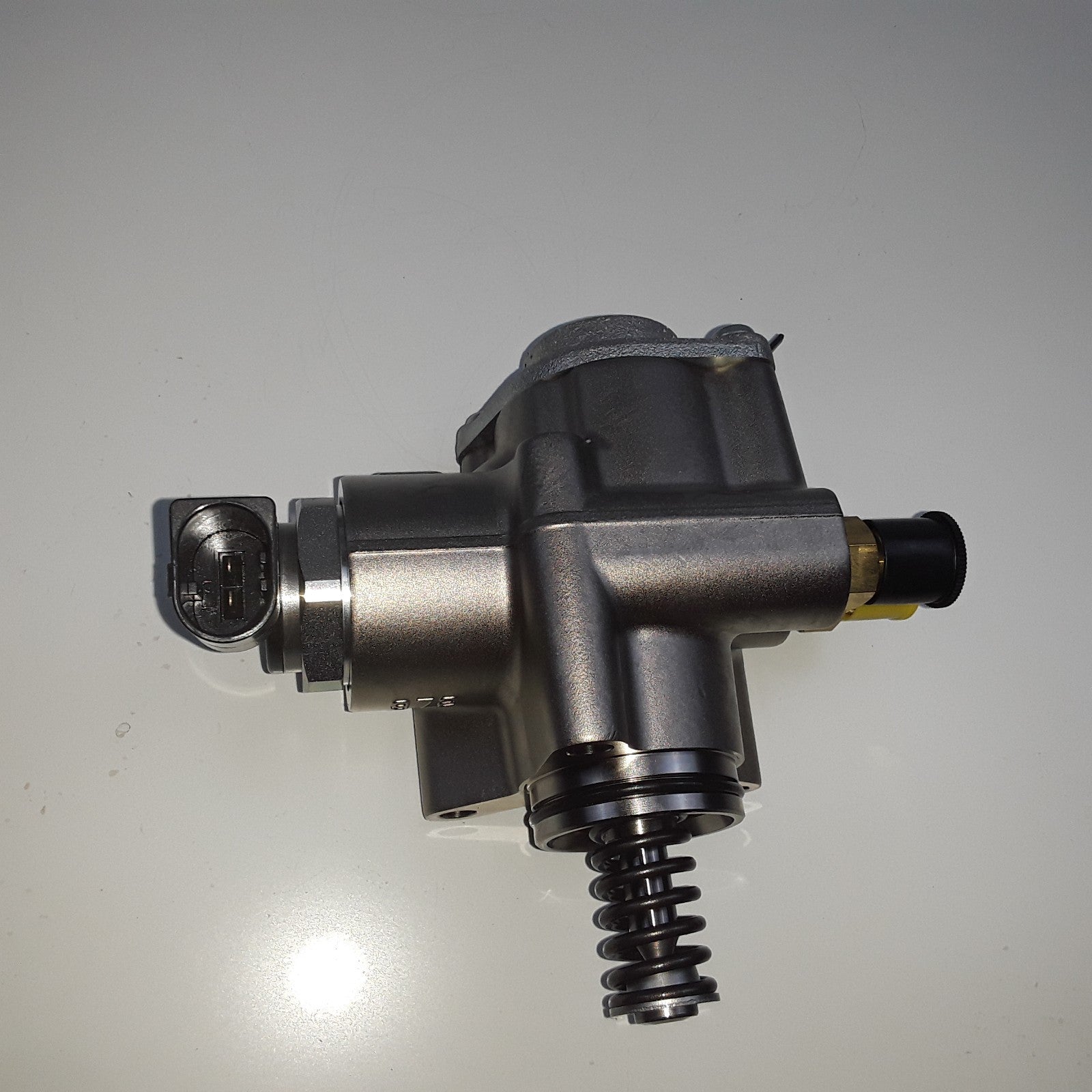 Direct Injection High Pressure Fuel Pump Fits Volkswagen Touareg 2007-2009