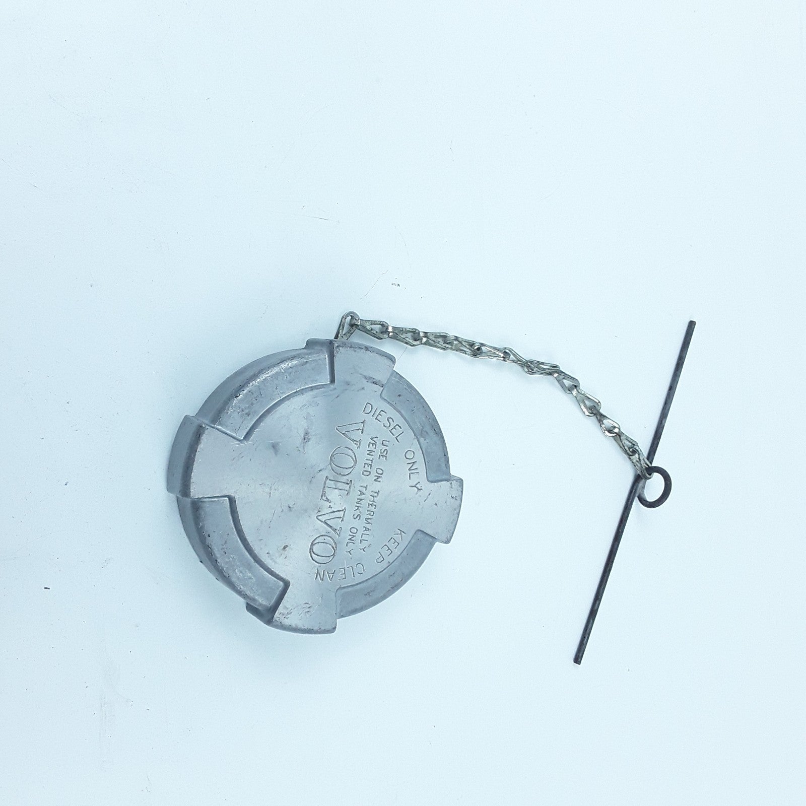 Spin-On Aluminum Fuel Filler Cap For Volvo VNL, VNM, & VHD Series p/n 20387690