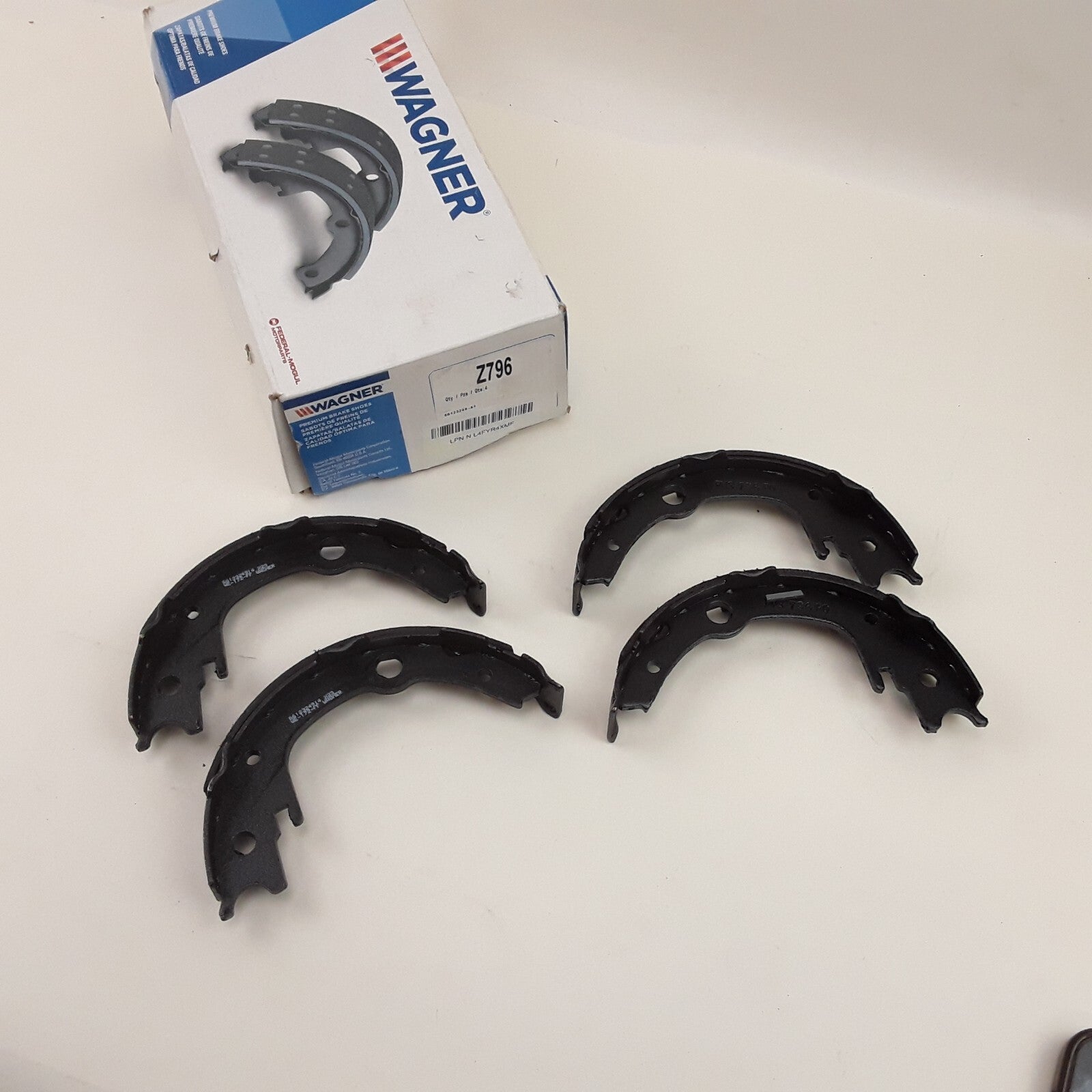Rear Parking Brake Shoe Fits Toyota Corolla 2005-2006 2009 Pontiac Vibe 2003-06