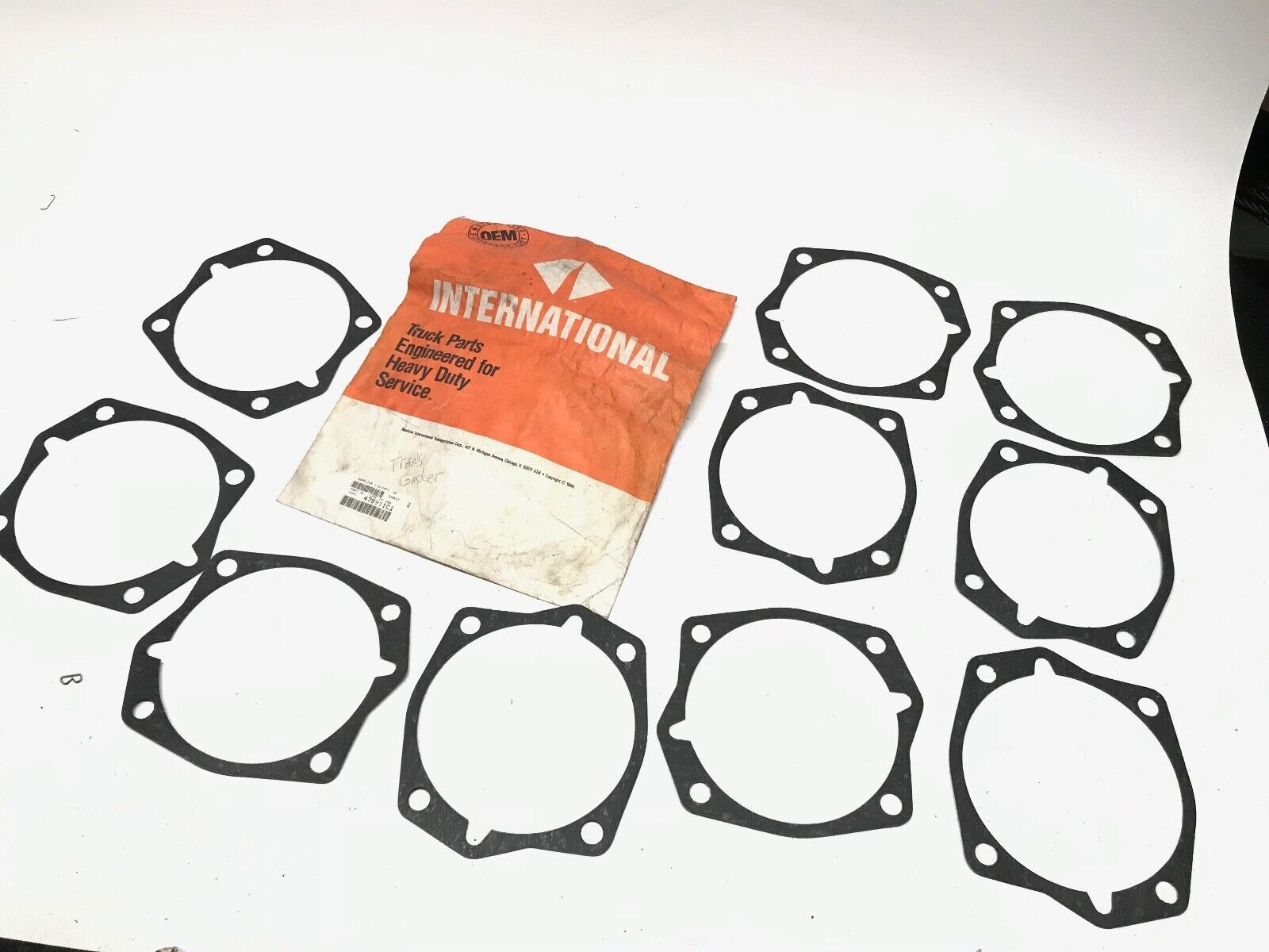 LOT OF 10 - GENUINE INTERNATIONAL MAINSHAFT BEARING GASKET PN 478911C1 472233 - HotCarParts