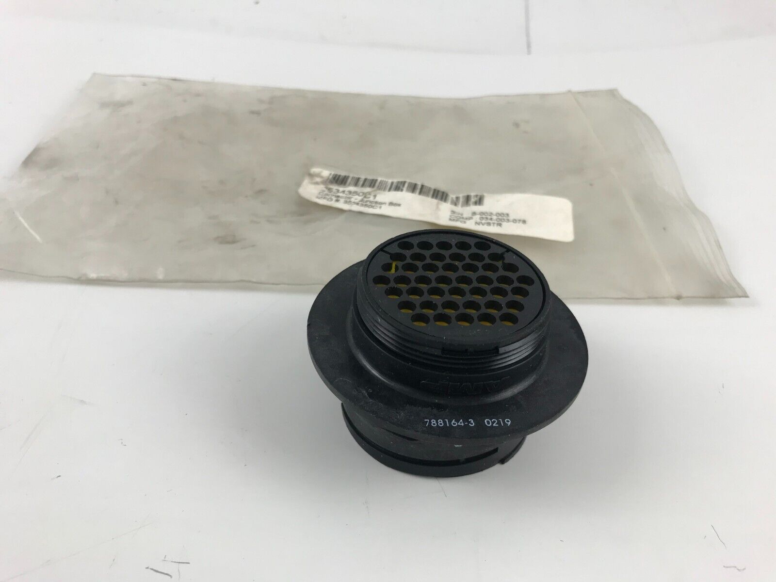 GENUINE OEM International Navistar Connector Body Junction Box 3534350C1 FAST SH - HotCarParts