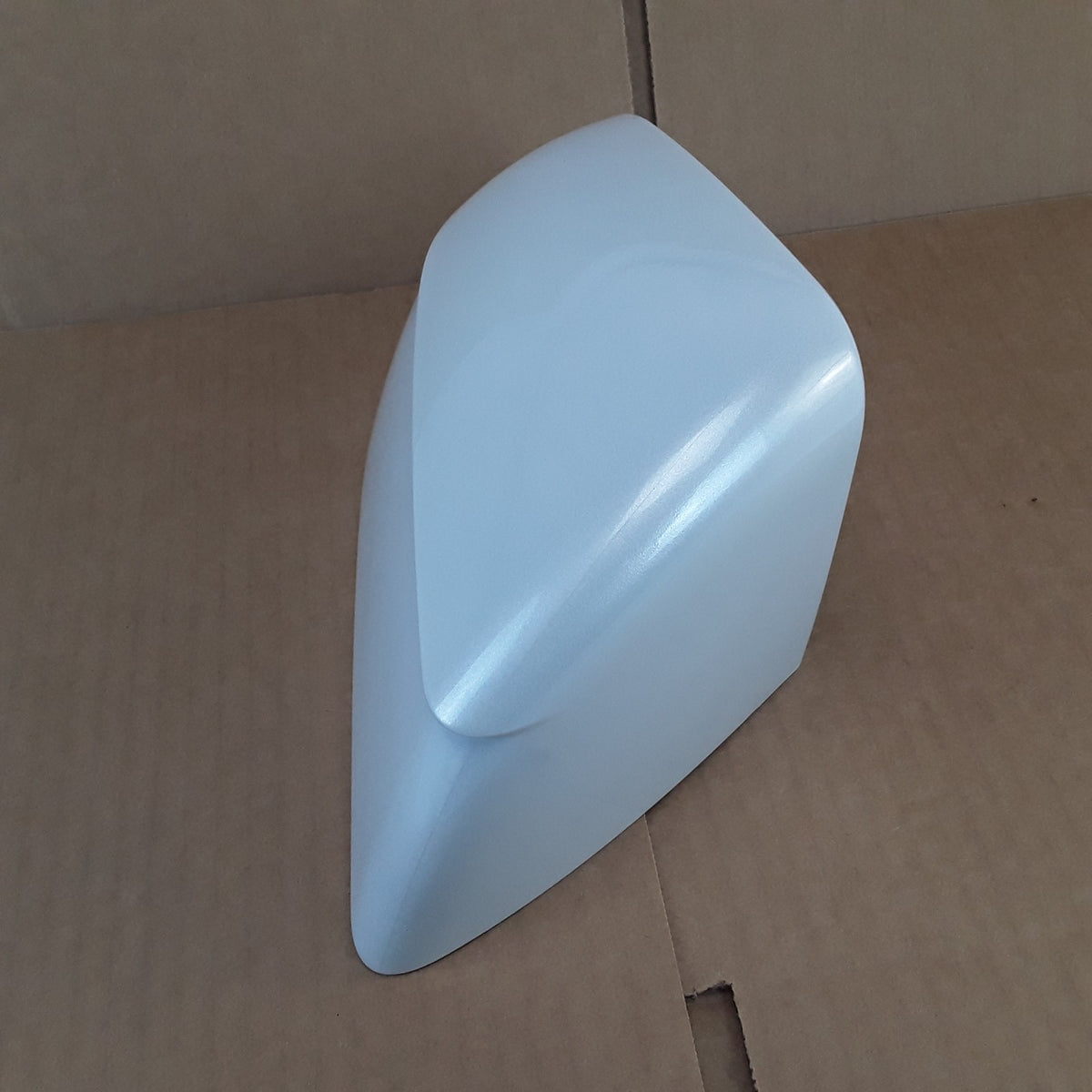 1963539-28-B Right Side Mirror Skull Cap Pearl White For Tesla Model Y 2025 OEM