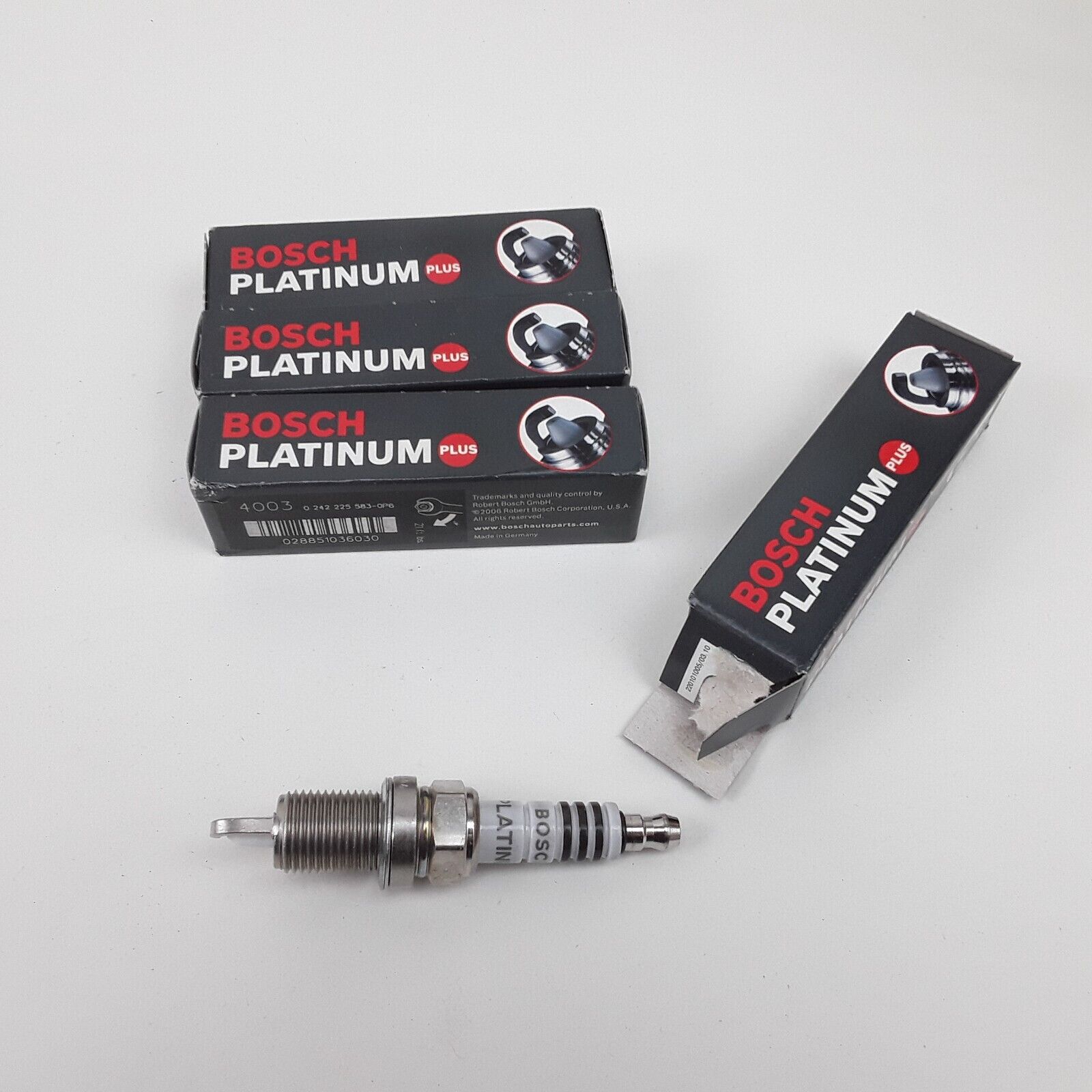 4 Bosch 4003 Spark Plug Platinum Plus Quicker Starts For Chrysler, Jeep, Toyota