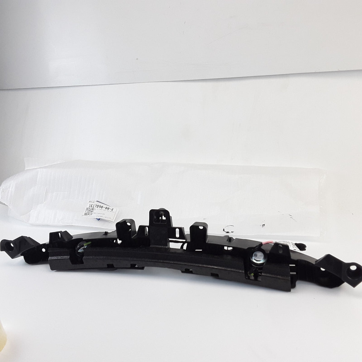 Model S 2021-2025 Lower Liftgate Trunk Body Bracket 1617890-00-E OEM