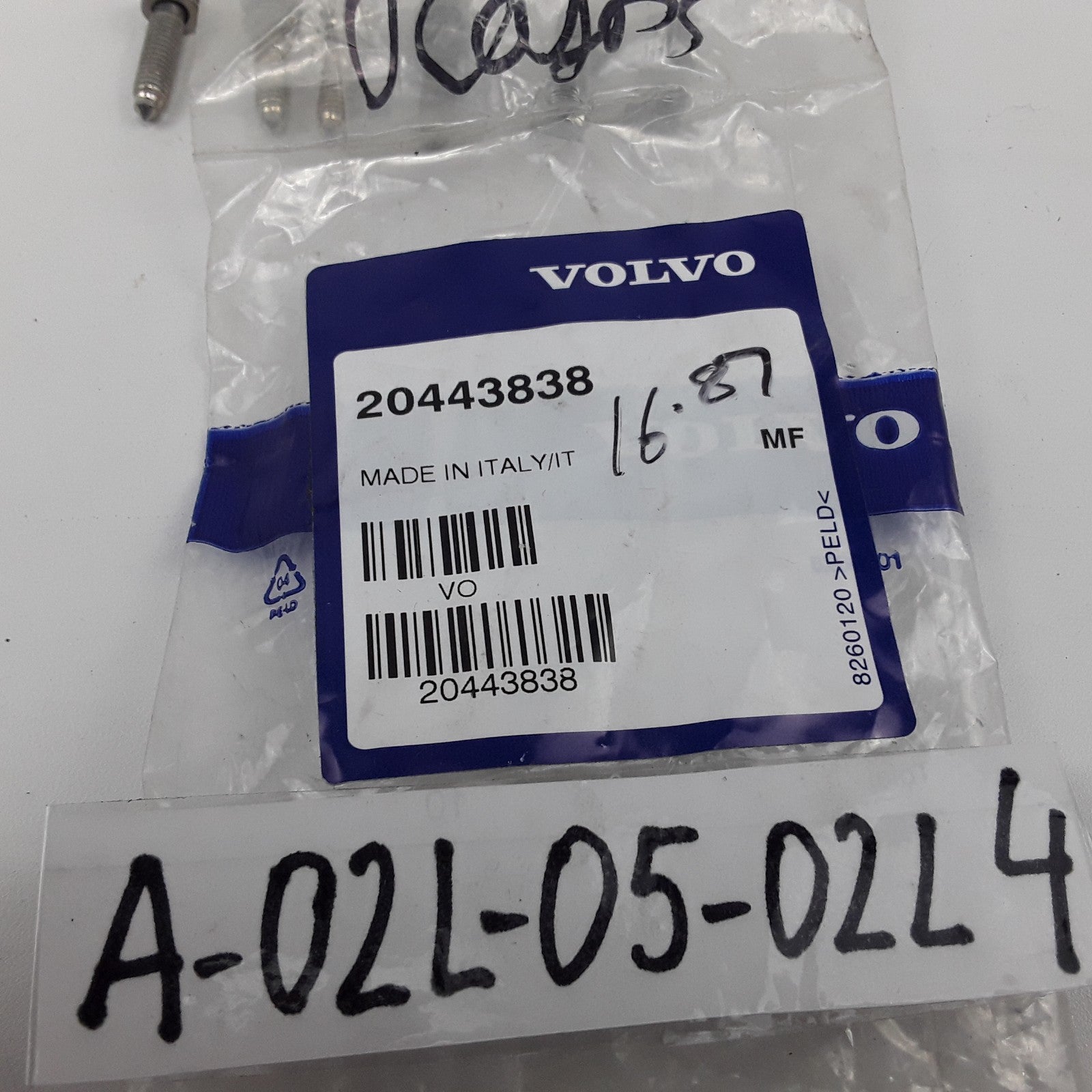 Genuine Volvo 20443838 Pipe Connection Connector Black For Heavy Duty  Trucks
