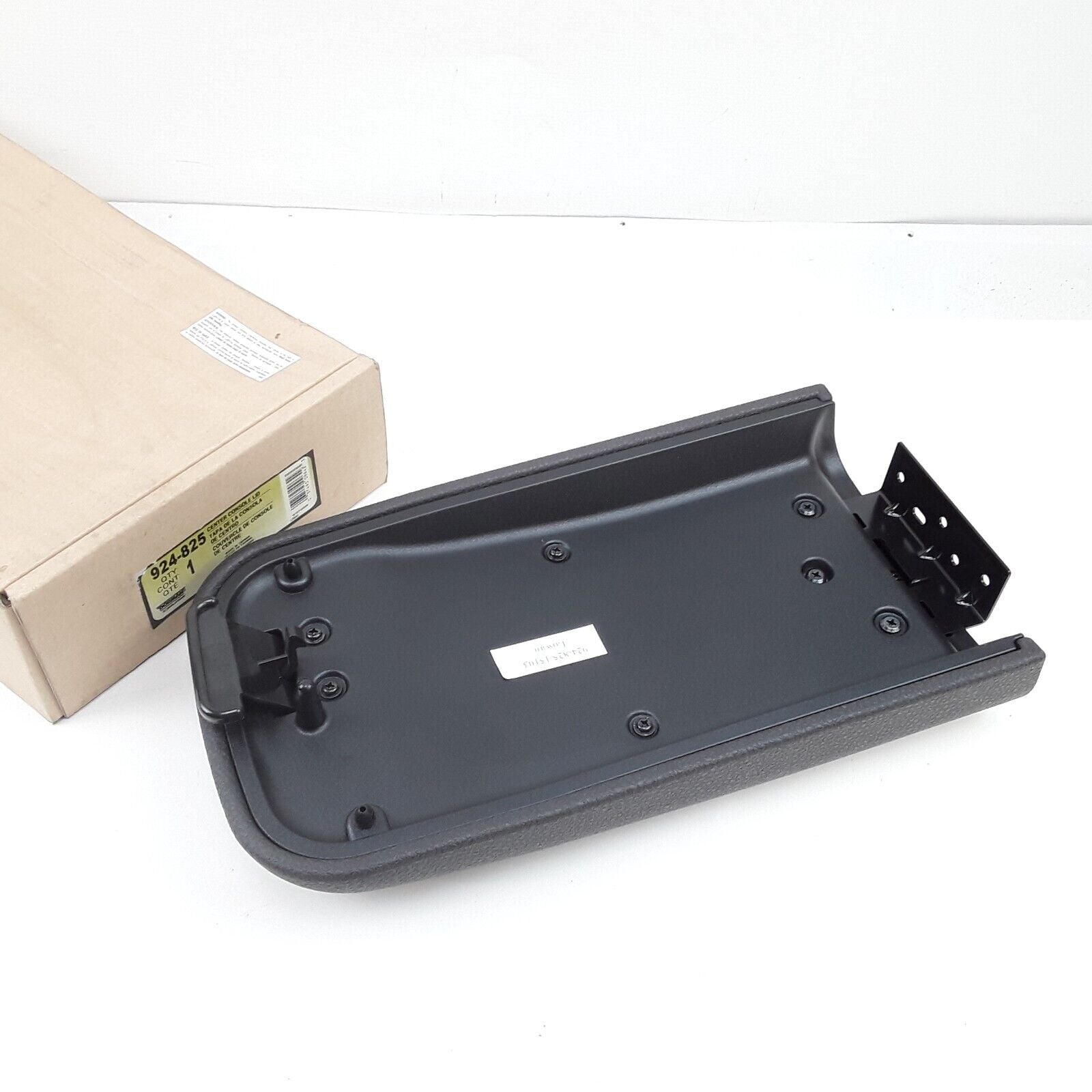 Dorman Center Console Lid Replacement for Chevrolet Trailblazer GMC Envoy