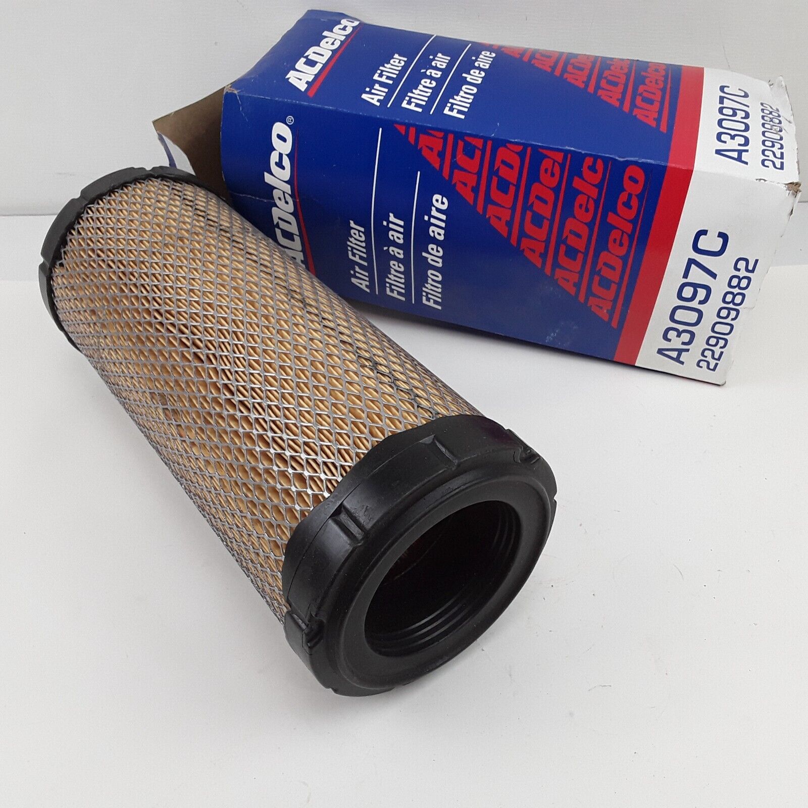 GM A3097C Original Equipment Round Engine Air Filter for Chevrolet, GMC 2001-15