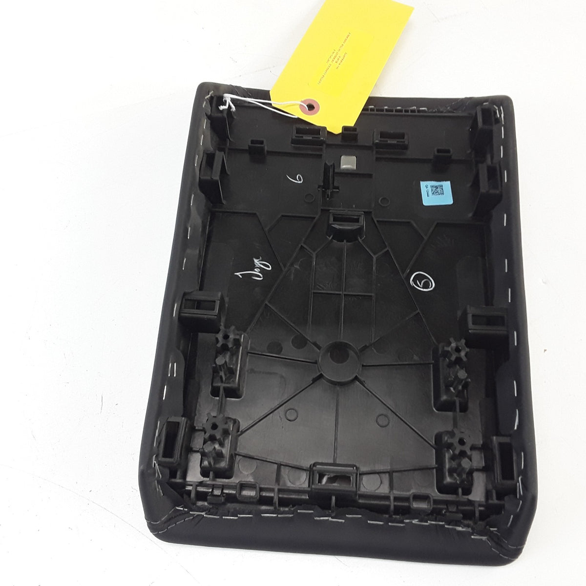 1987591-50-F Black Center Console Armrest Outer Assembly For Tesla Model 3 Y