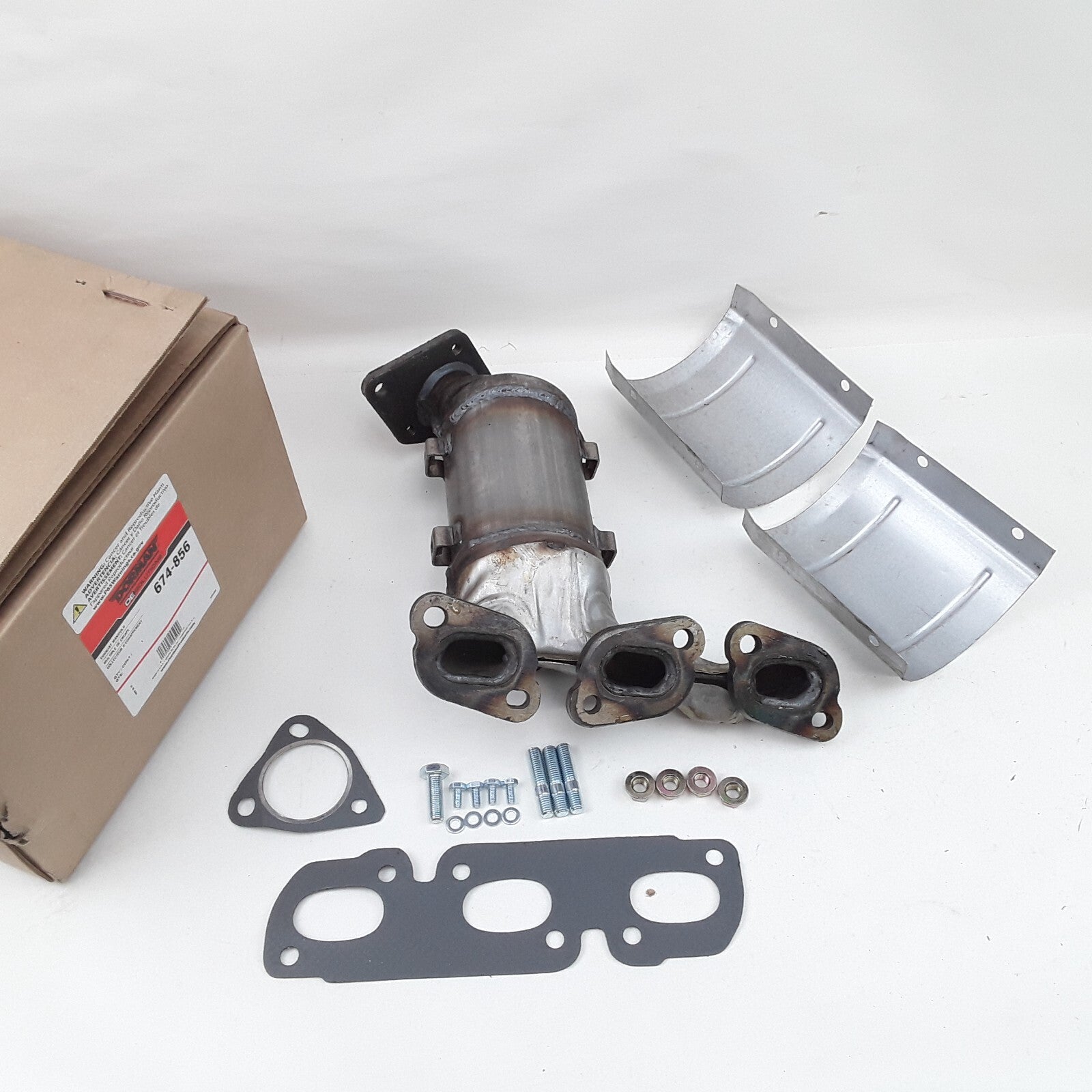 Exhaust Manifold Converter Fits Mazda MPV 2002 2003 2004 2005 2006  3.0L-V6
