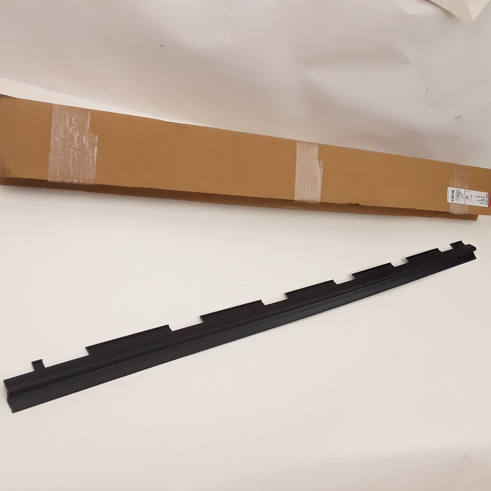 Door Window Seal Front Right Fits Chevrolet C1500 1988-1999 GMC K1500 1988-1999
