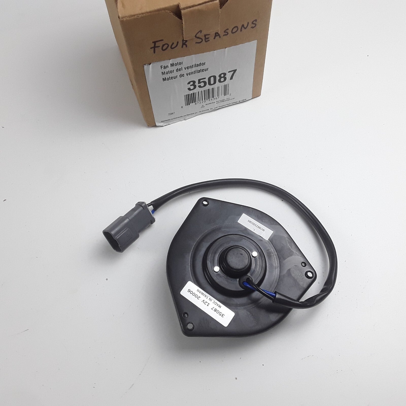 Four Seasons 35087 A/C Condenser Fan Motor Fits Honda CR-V Element (2002-2006)