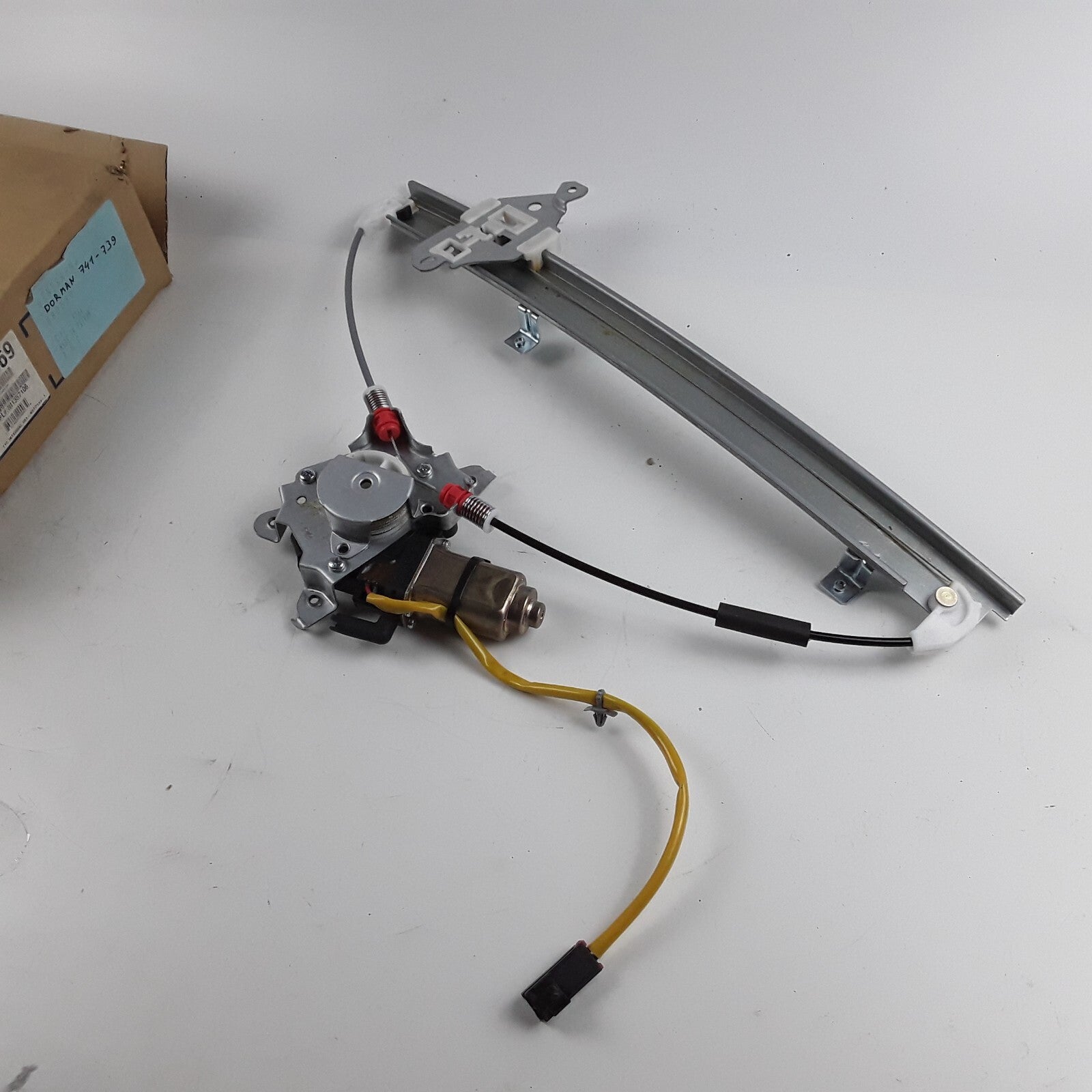 TYC 660069 Front Right Power Window Motor Fits Nissan Altima (1998 1999-2001)