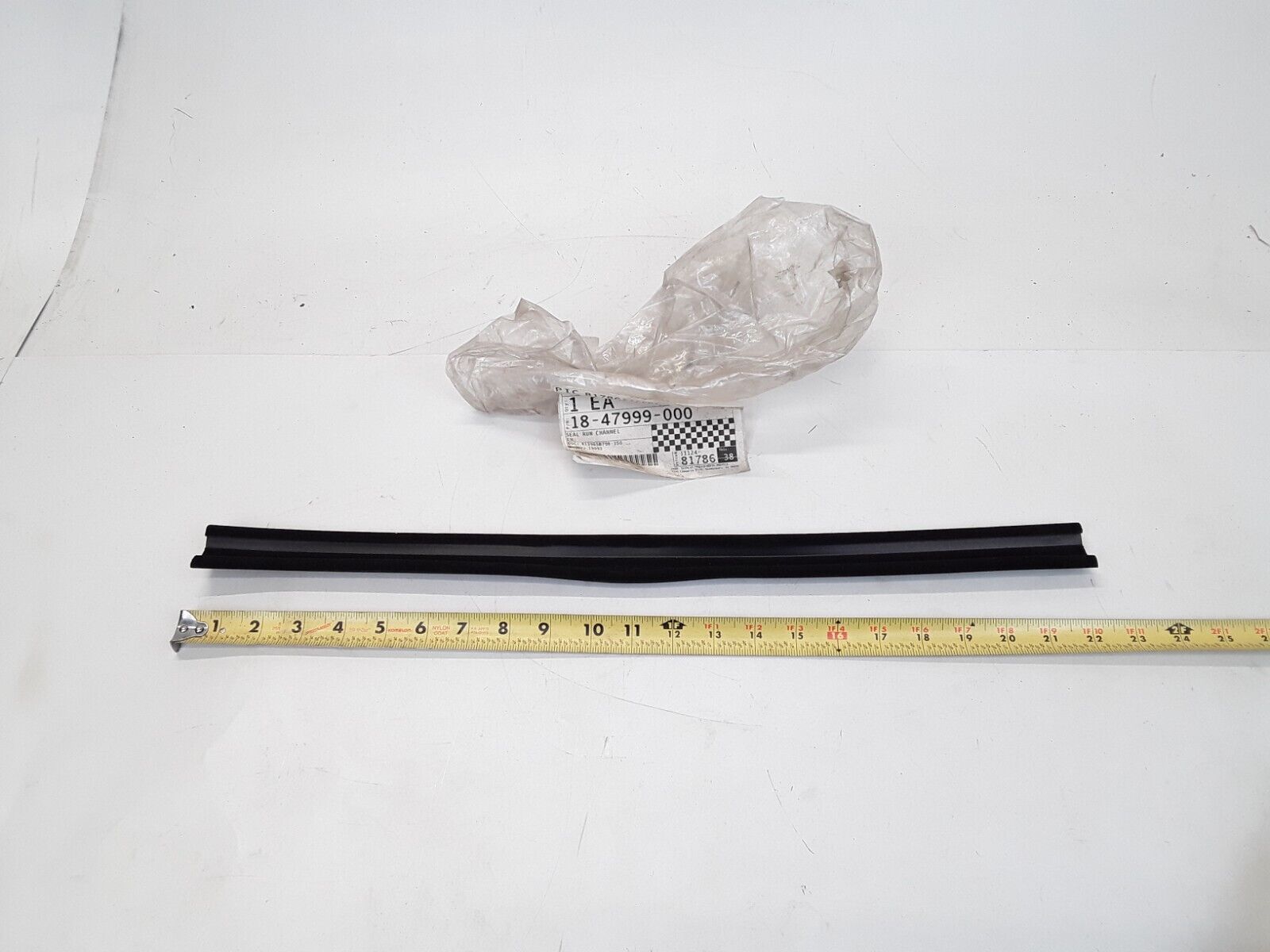 FREIGHTLINER WEATHER STRIP CAB FRONT DOOR SEAL GLASS RUN CHANNEL LOWER - HotCarParts