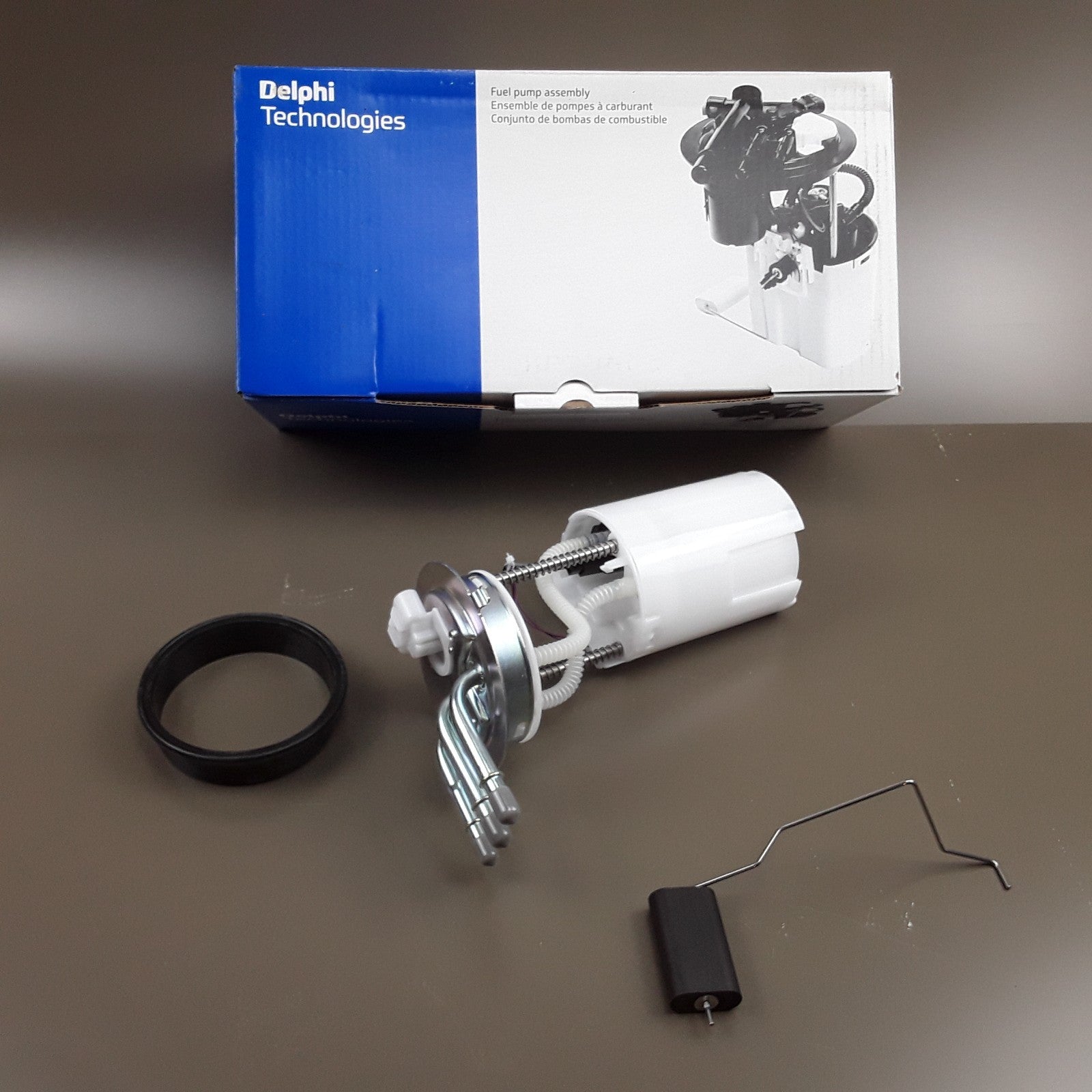 Fuel Pump Module For GMC Yukon XL 2500 Chevrolet Suburban Avalanche 2500 2002-03