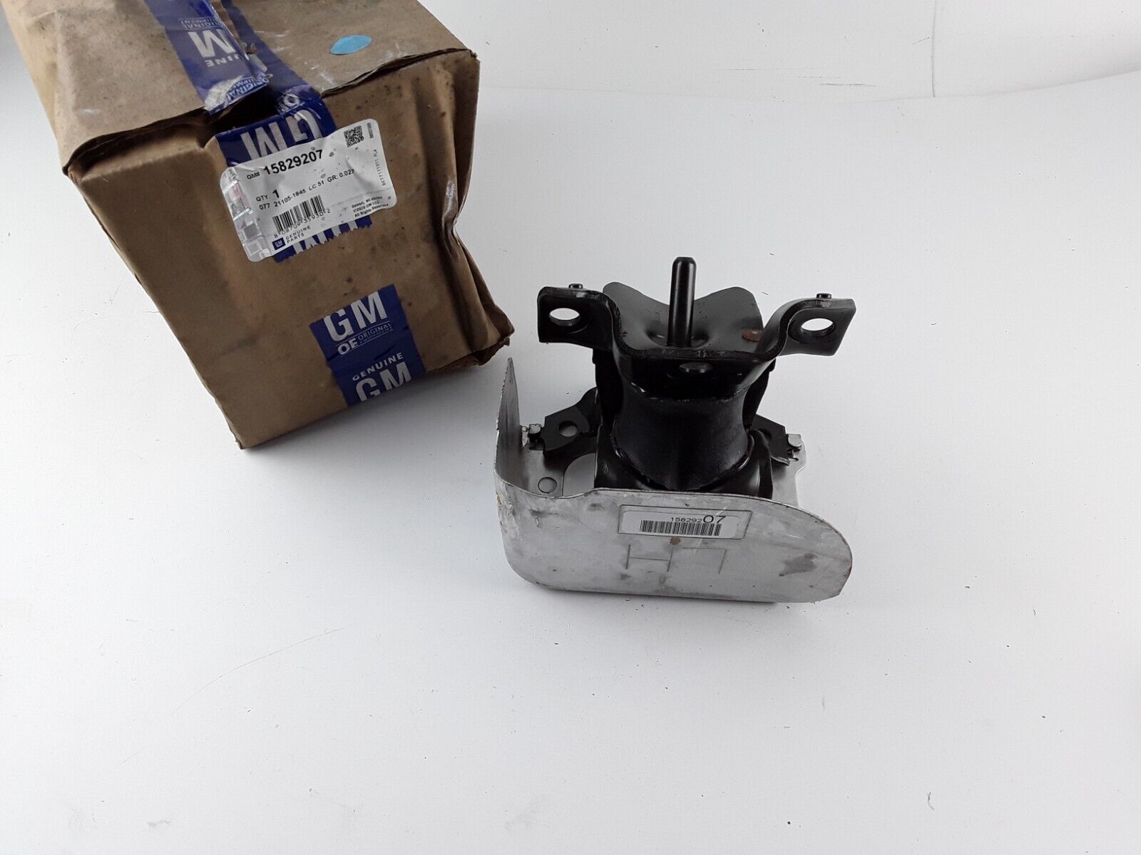 Front Left Motor Mount for Chevy Silverado 1500 Tahoe,GMC Sierra 1500 Yukon 4.8L