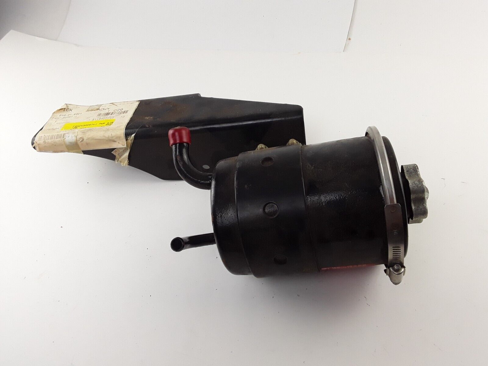 Genuine Ford F4hz-3a697-j Power Steering Reservoir & Mount F4HT-3490-GB - HotCarParts