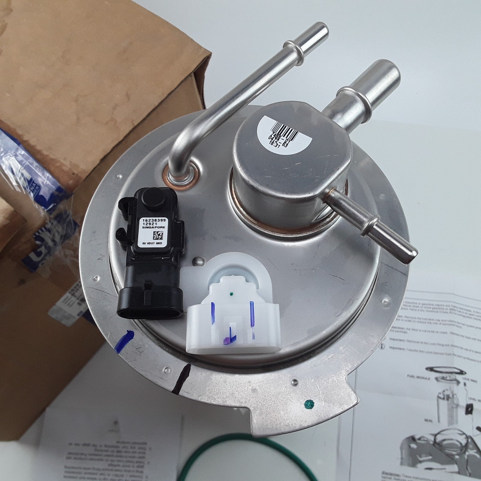 Fuel Pump Module Fits Chevrolet Silverado 1500 2004-2006 GMC Sierra 2500 2004