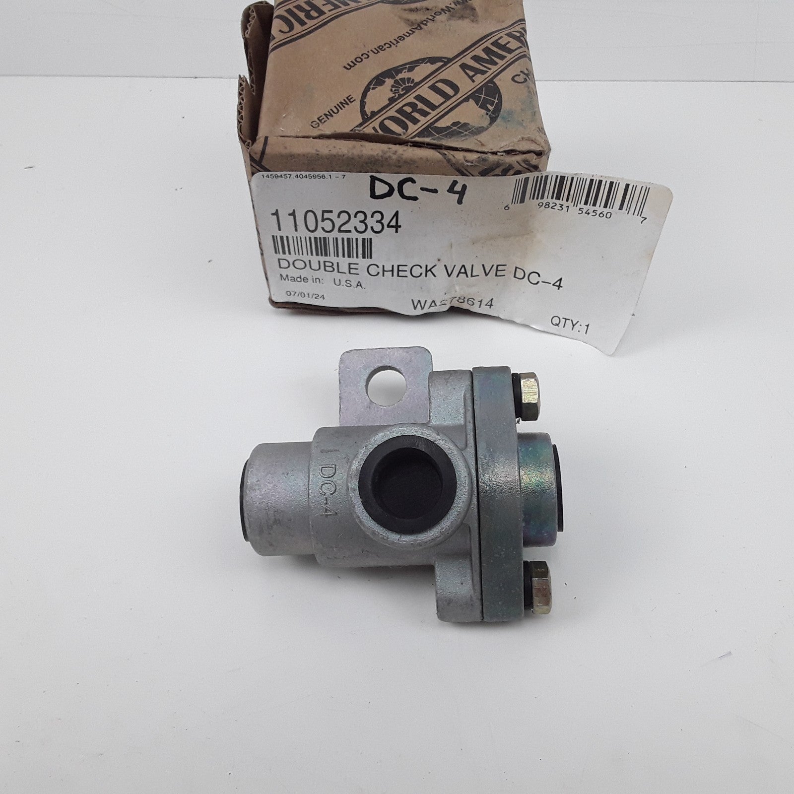 World American WA278614 Air Brake Double Check Valve DC-4 Type 3/8" NPT All Port